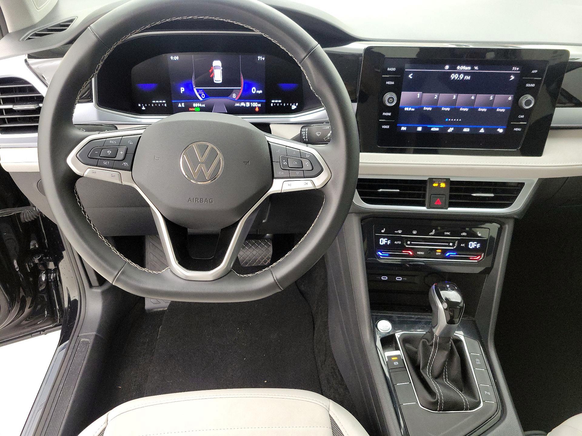 Thumbnail: 2025 Volkswagen Taos - 10