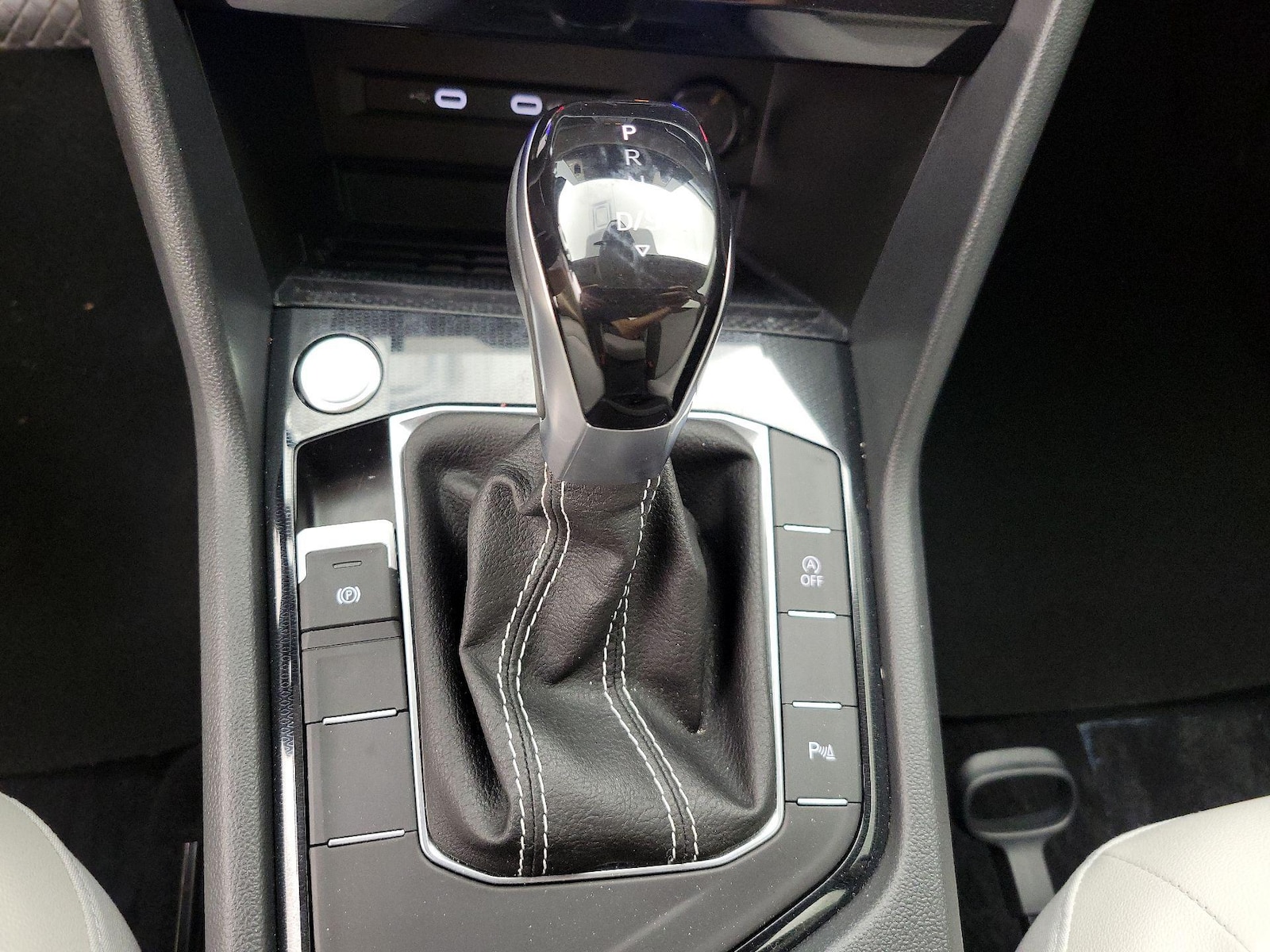 2025 Volkswagen Taos SE - Photo 18