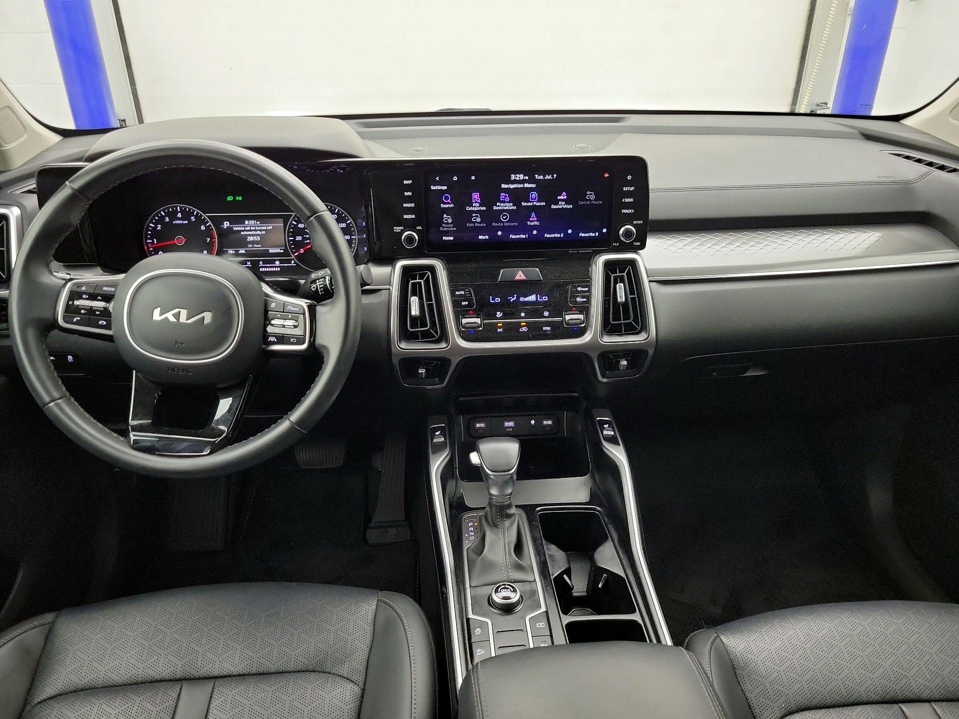 Thumbnail: 2023 Kia Sorento - 9