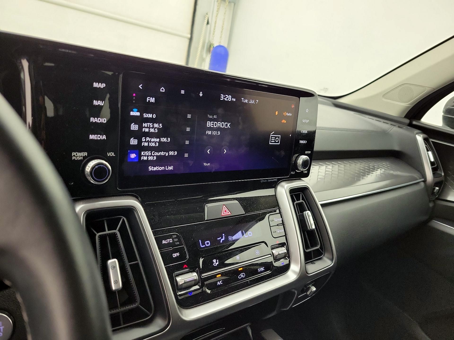 Thumbnail: 2023 Kia Sorento - 15