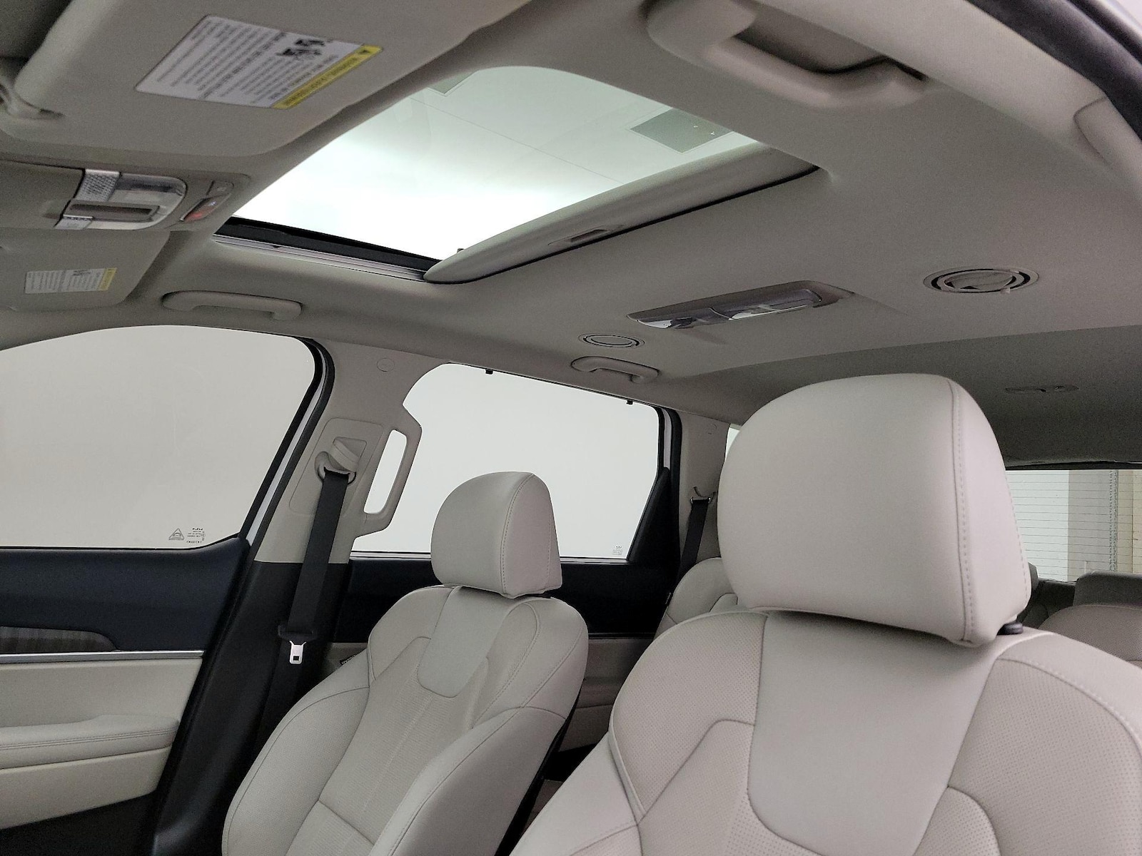 Sunroof(s) & Overhead Airbags