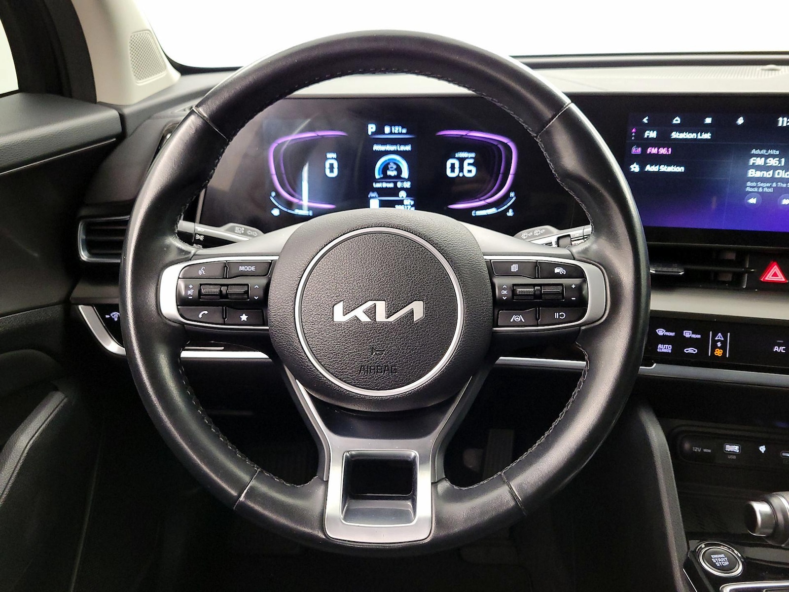2025 Kia Sportage EX - Photo 11