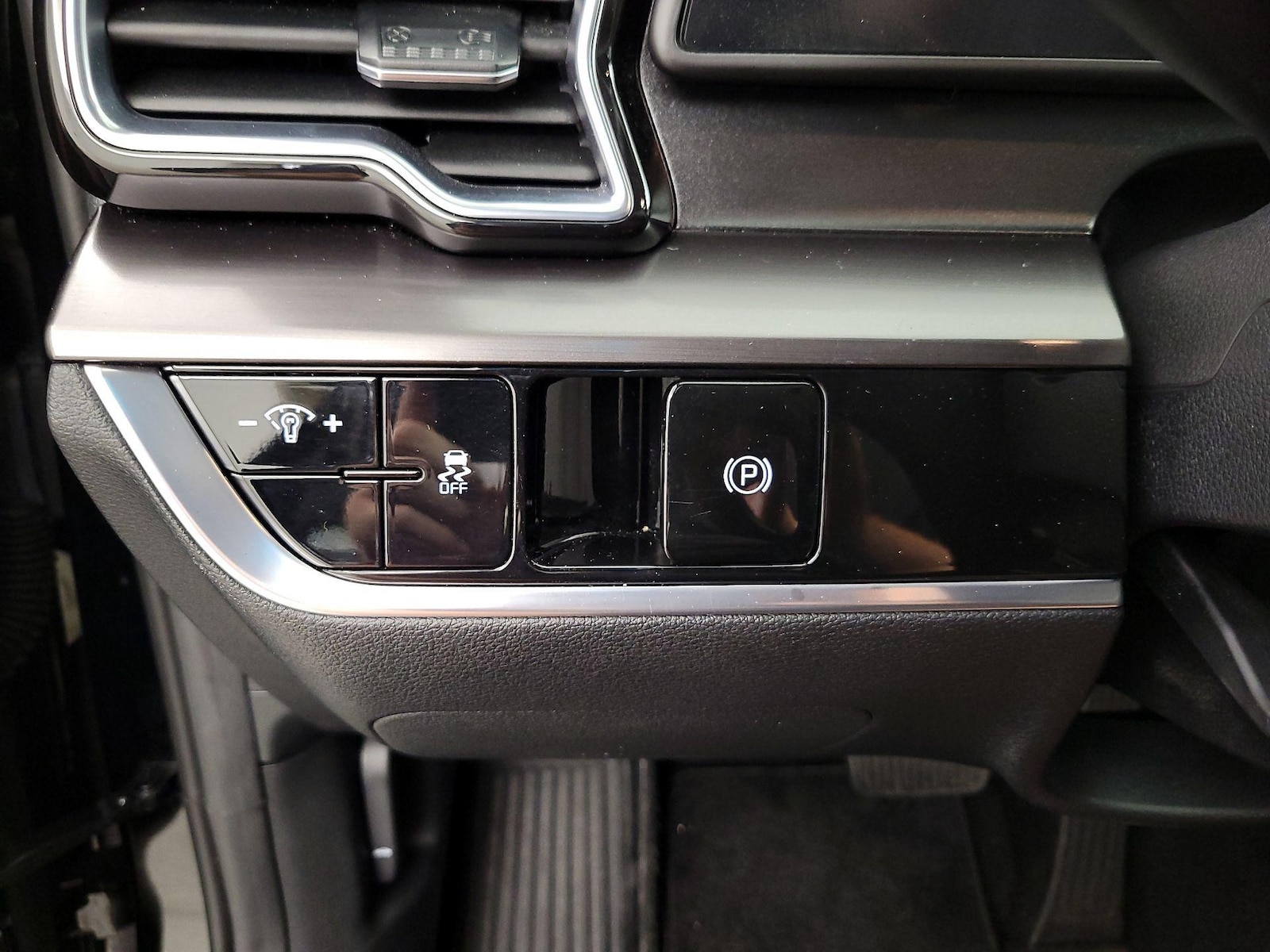 2025 Kia Sportage EX - Photo 14