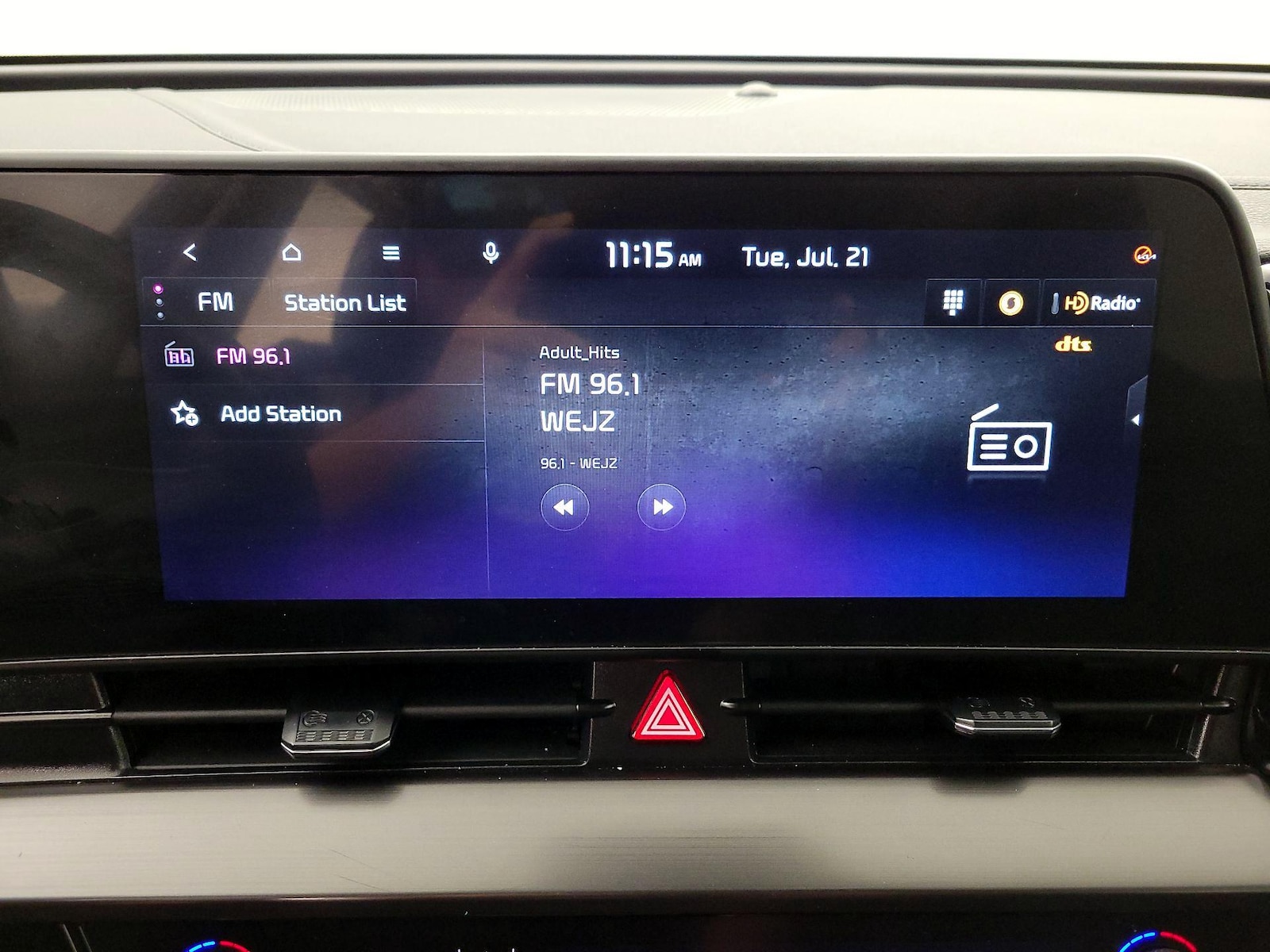 2025 Kia Sportage EX - Photo 16