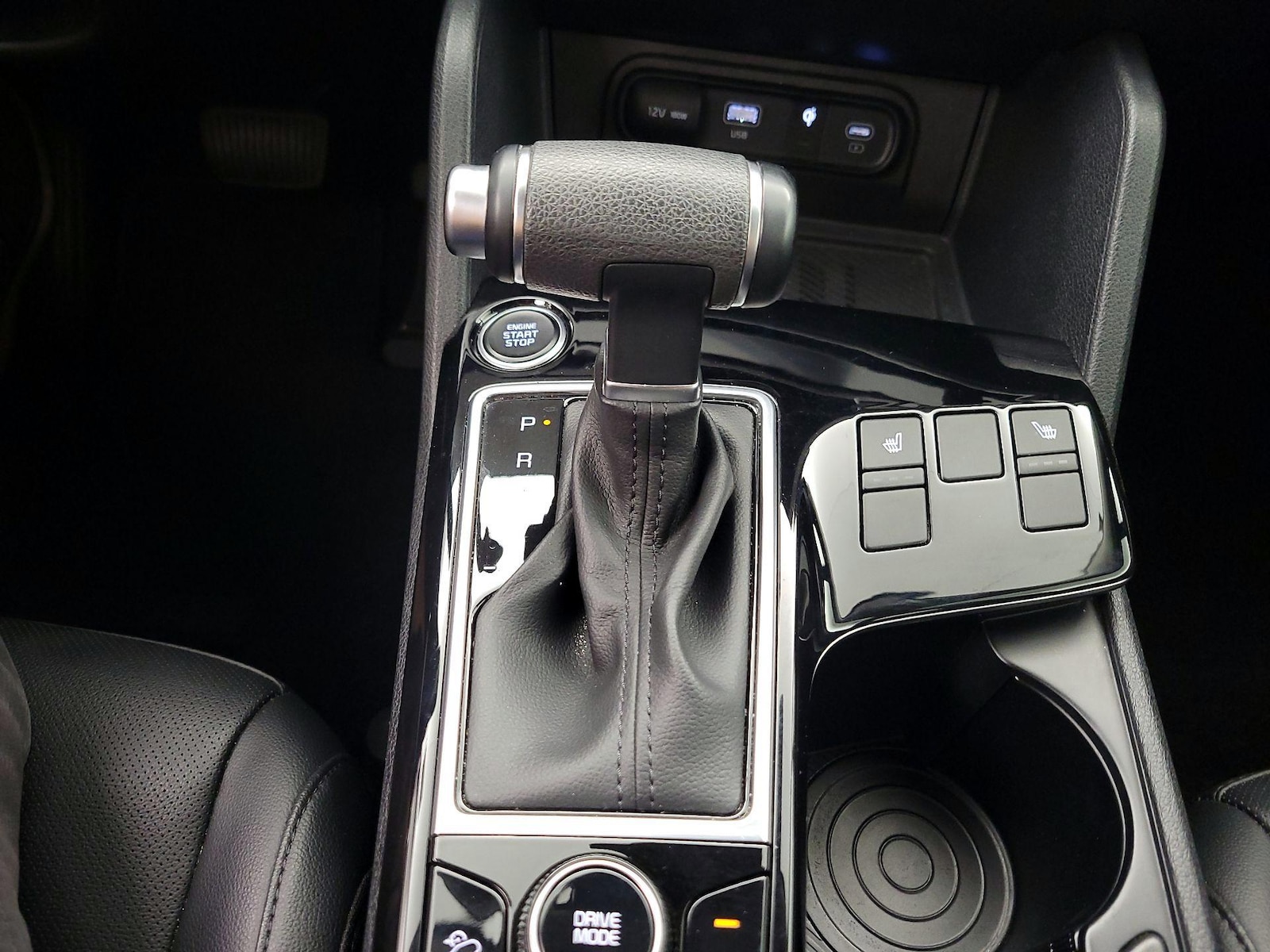 2025 Kia Sportage EX - Photo 18