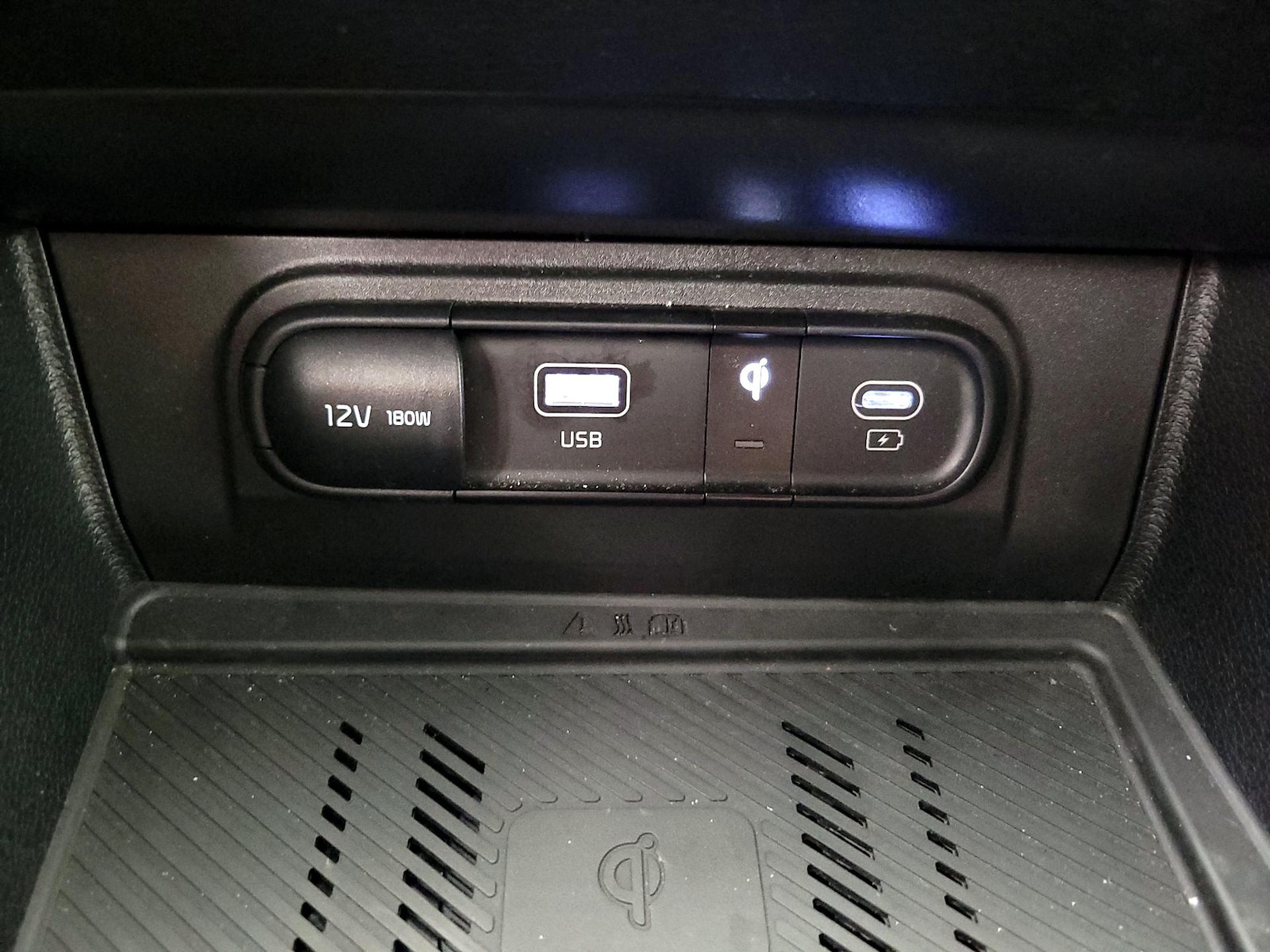 2025 Kia Sportage EX - Photo 19