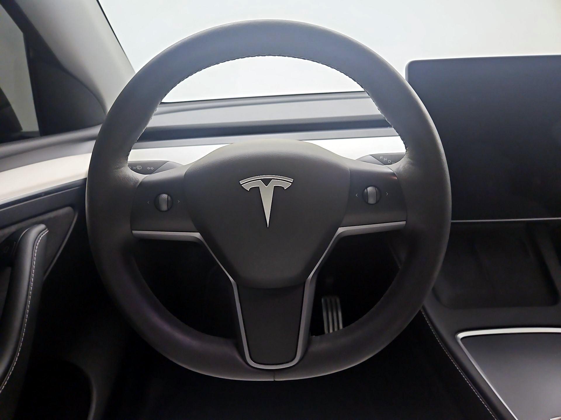 Thumbnail: 2023 Tesla Model Y - 10