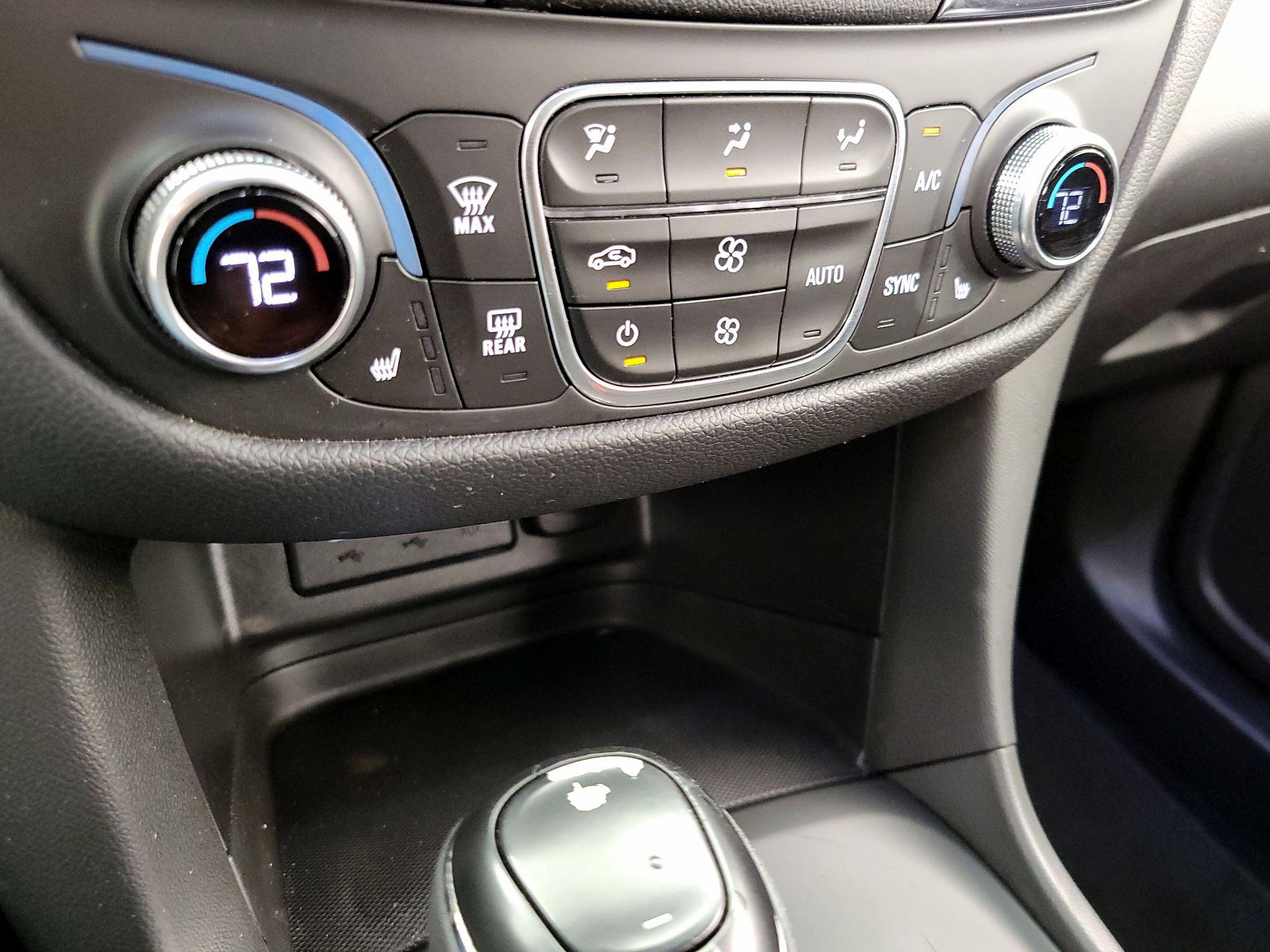 Thumbnail: 2020 Chevrolet Equinox - 16