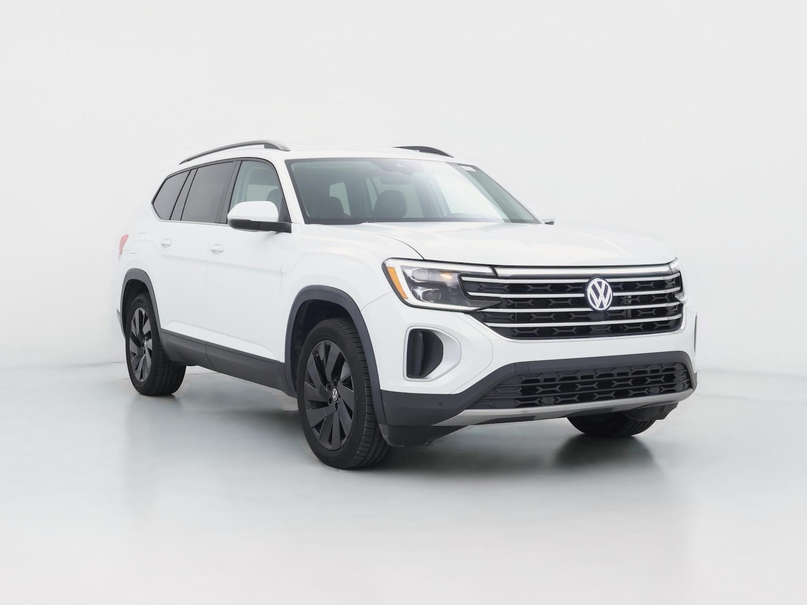 2024 Volkswagen Atlas SE w/Tech - Photo 1