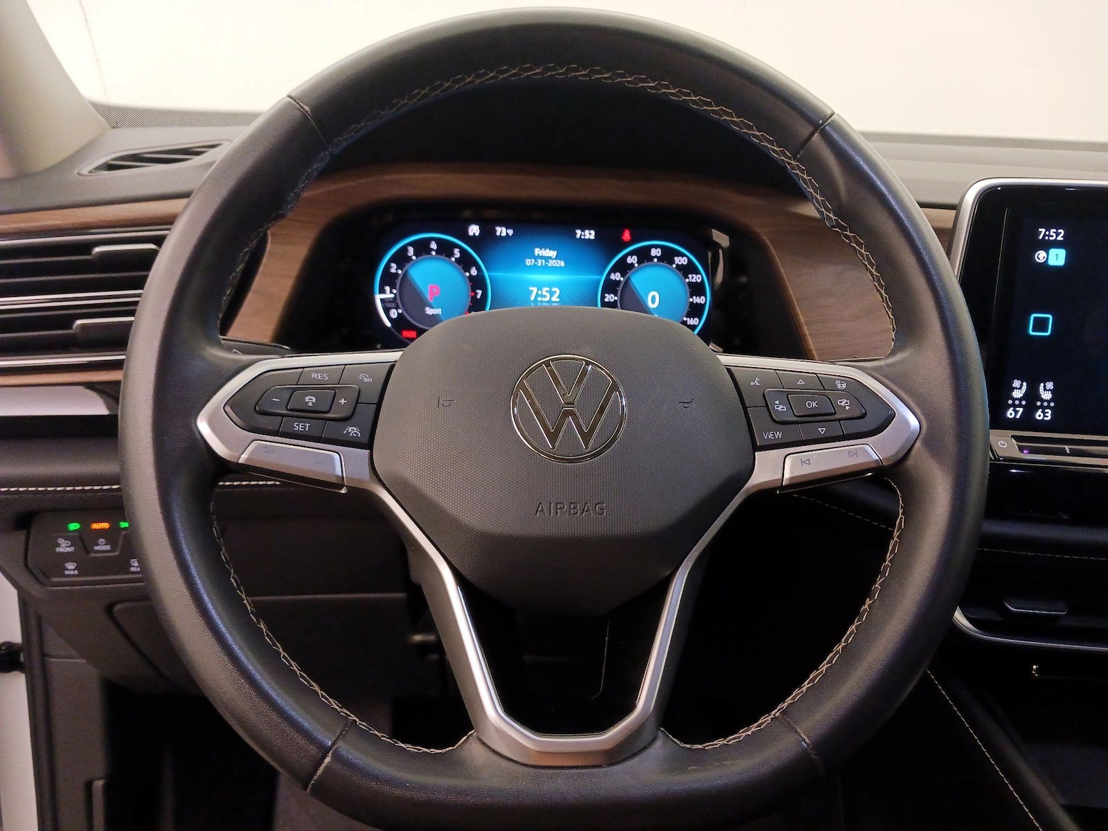 2024 Volkswagen Atlas SE w/Tech - Photo 11