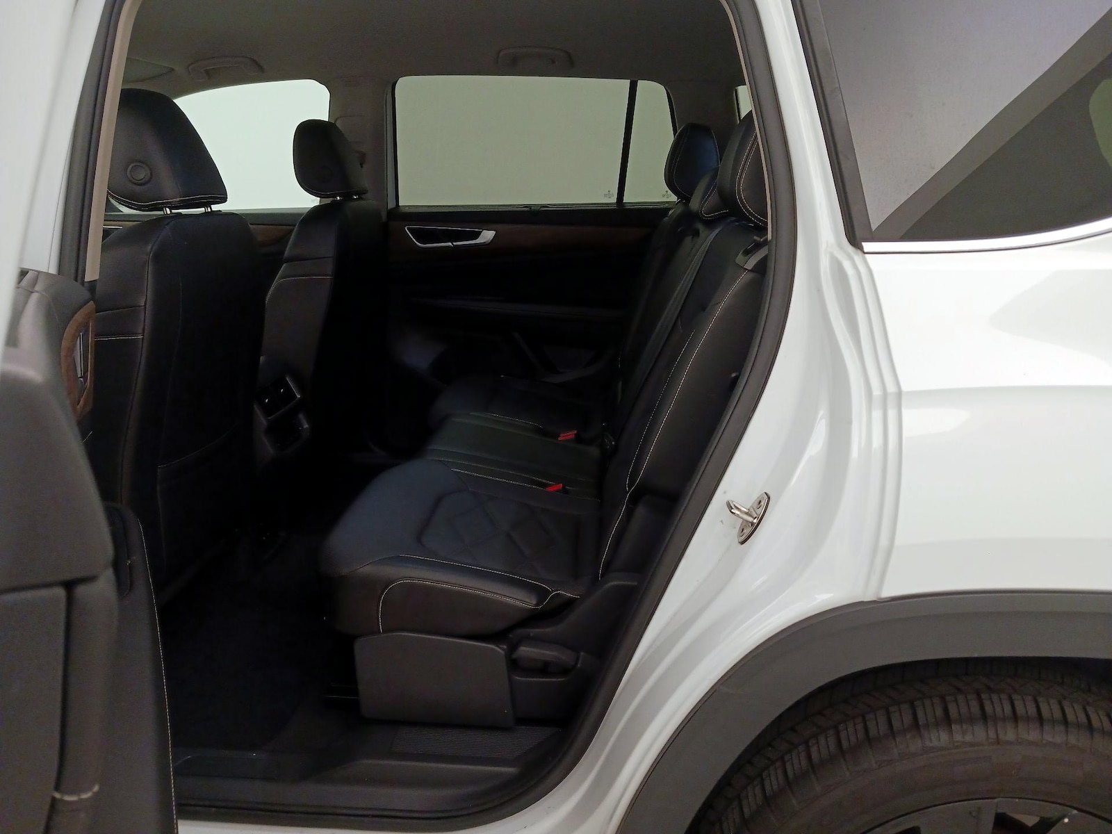 2024 Volkswagen Atlas SE w/Tech - Photo 20