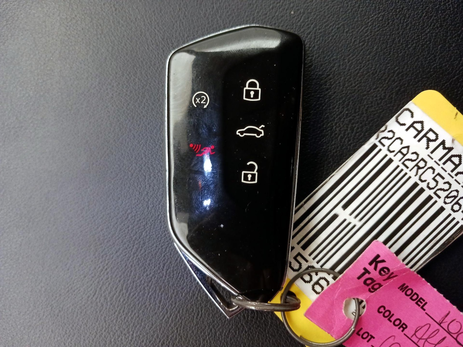 2024 Volkswagen Atlas SE w/Tech - Photo 25