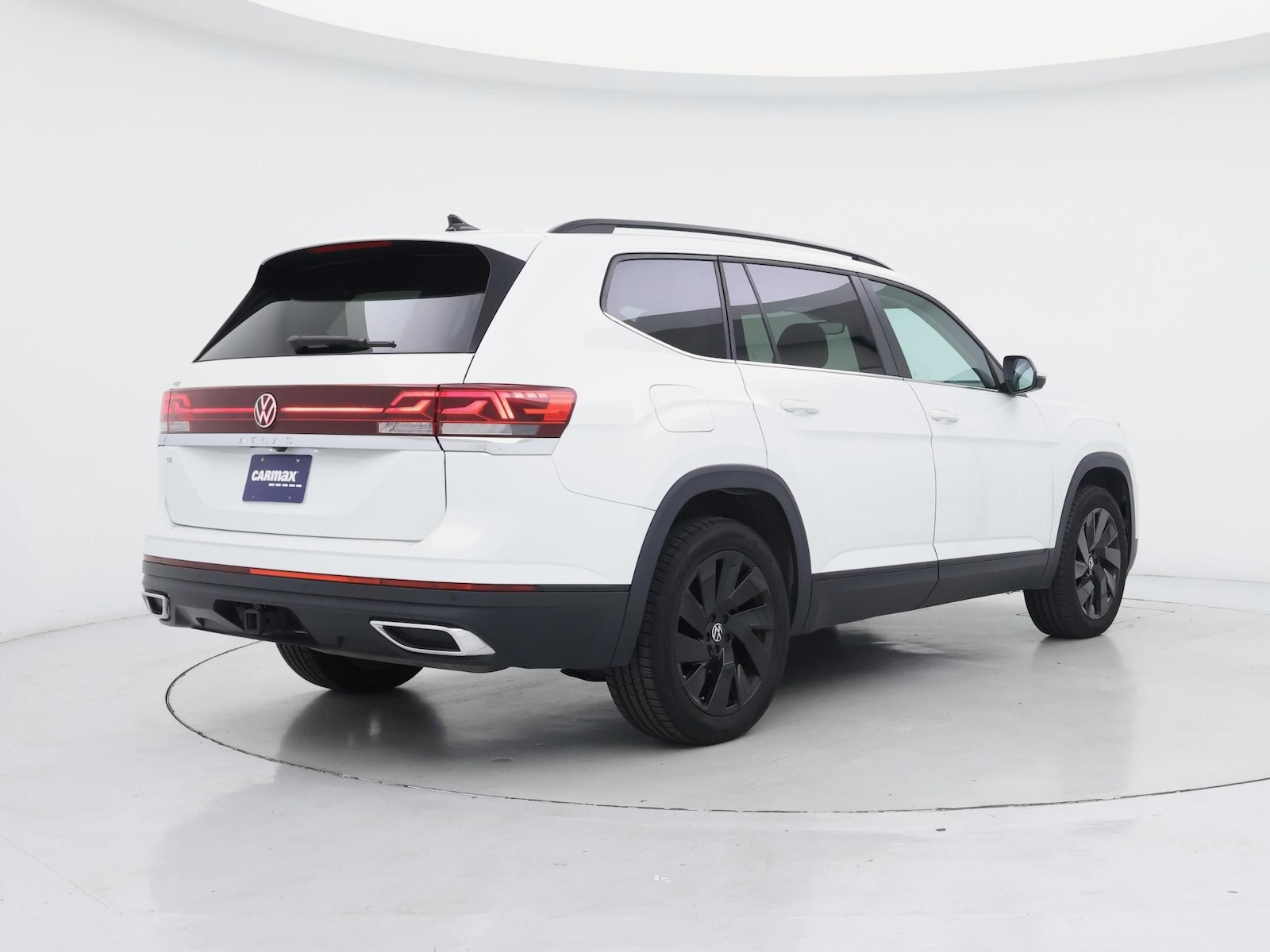 2024 Volkswagen Atlas SE w/Tech - Photo 9