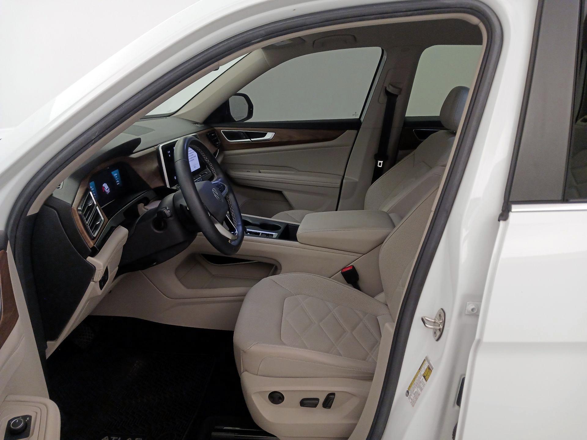 Thumbnail: 2024 Volkswagen Atlas - 11