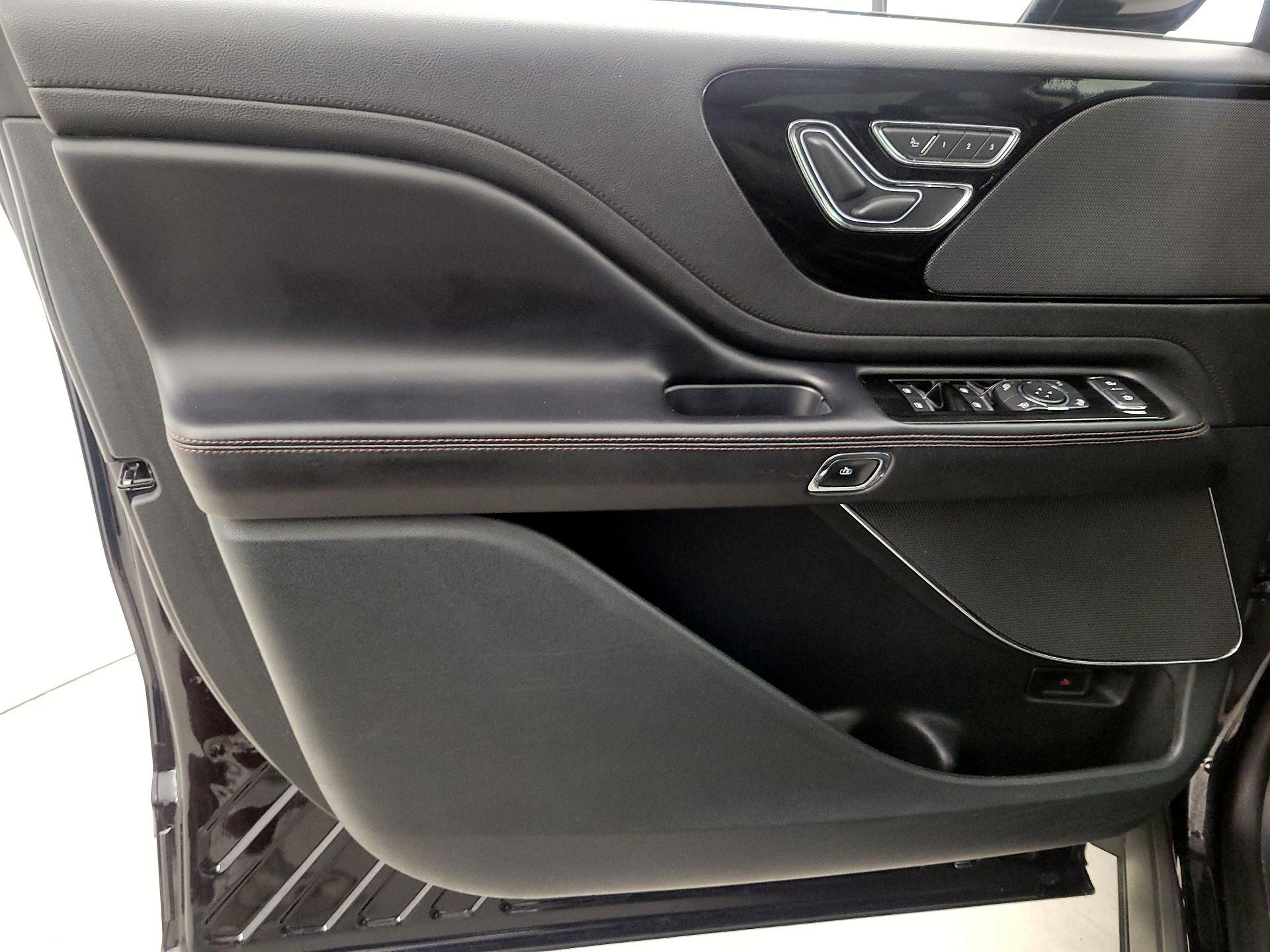 Thumbnail: 2021 Lincoln Aviator - 12