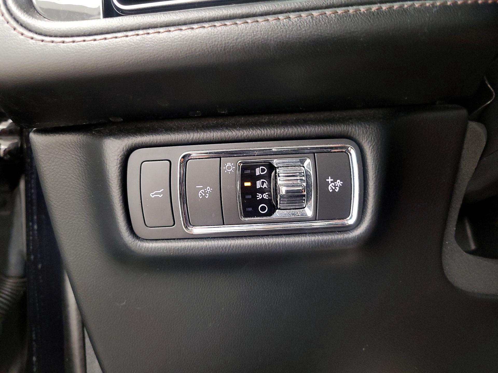 Thumbnail: 2021 Lincoln Aviator - 13