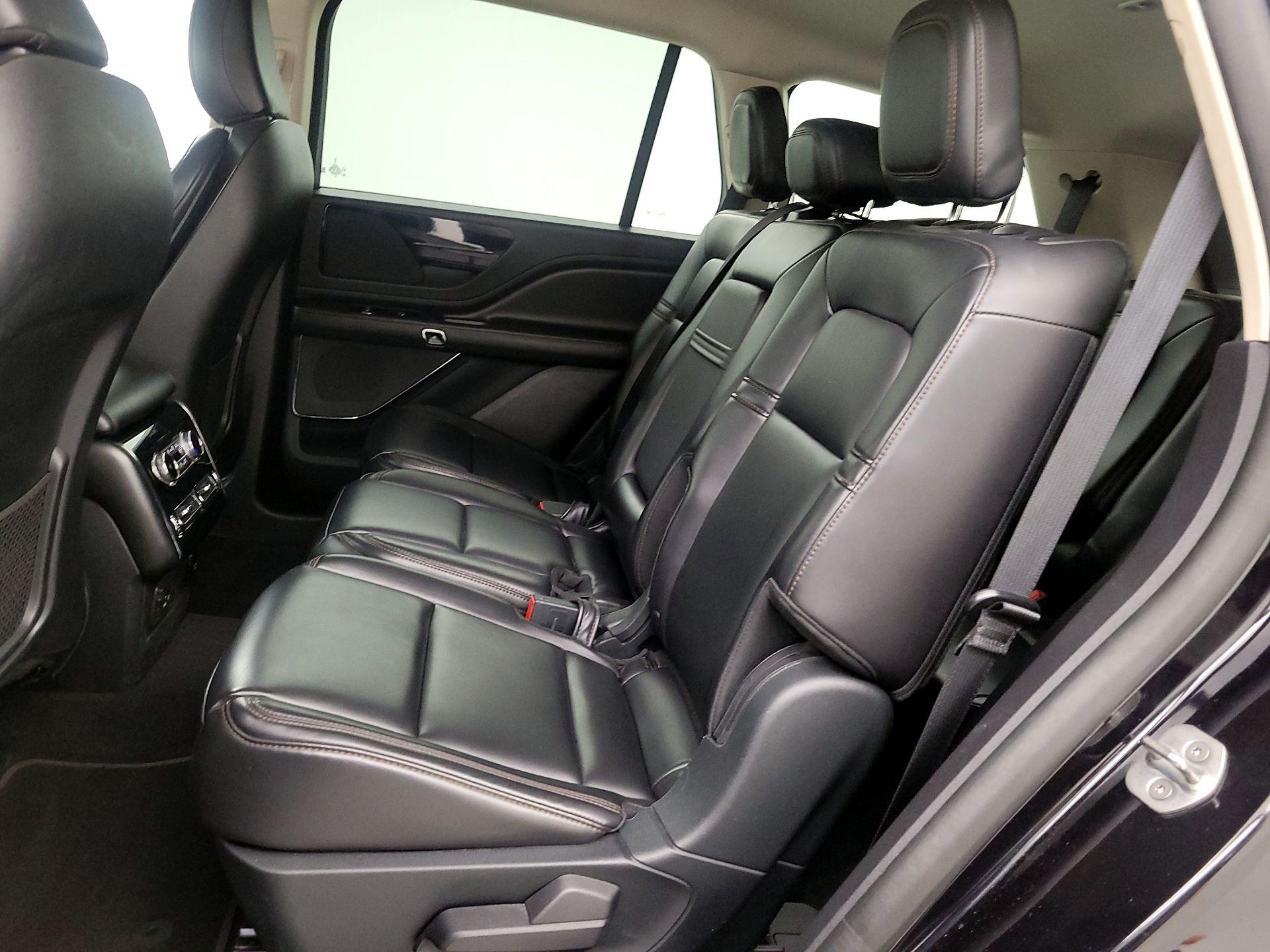 Thumbnail: 2021 Lincoln Aviator - 19