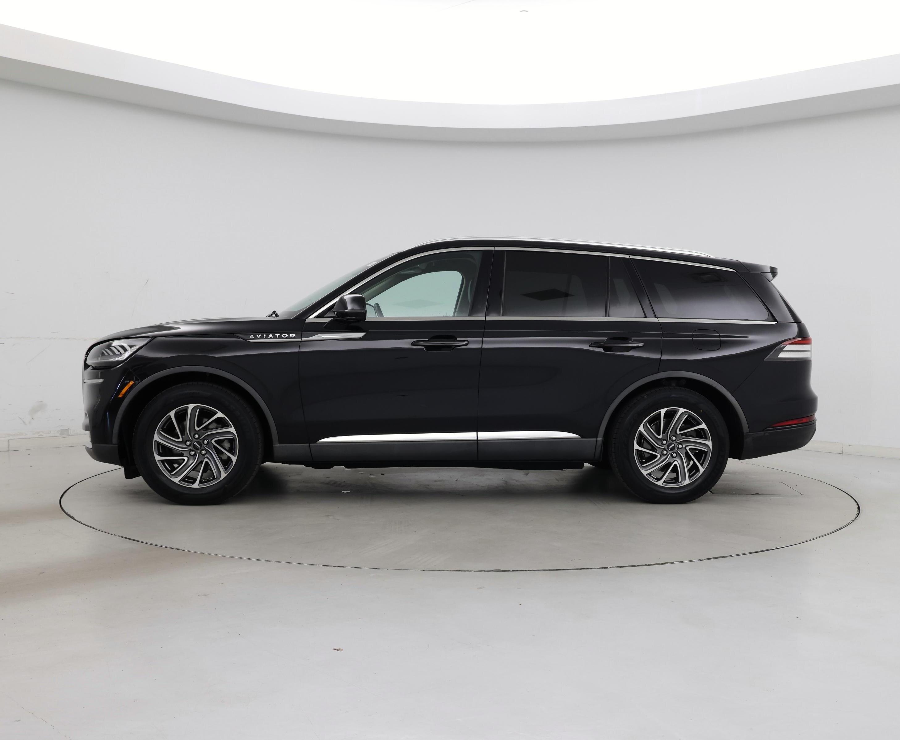 Thumbnail: 2021 Lincoln Aviator - 3