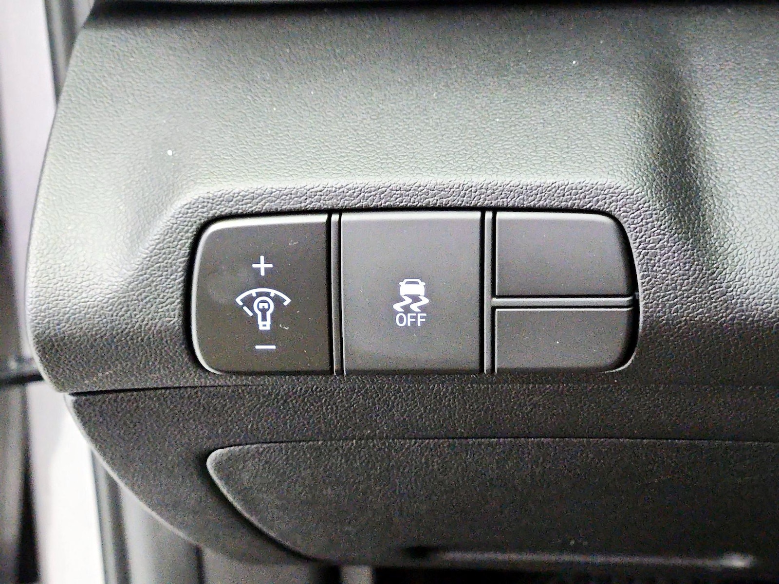 2025 Hyundai Elantra SEL - Photo 14