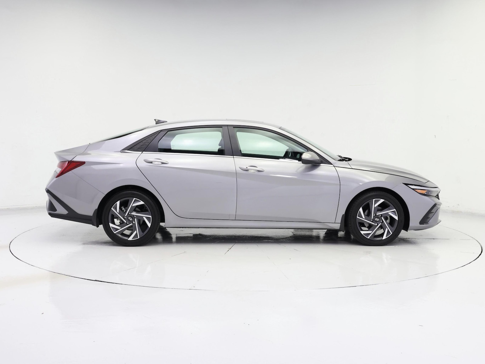 2025 Hyundai Elantra SEL - Photo 8