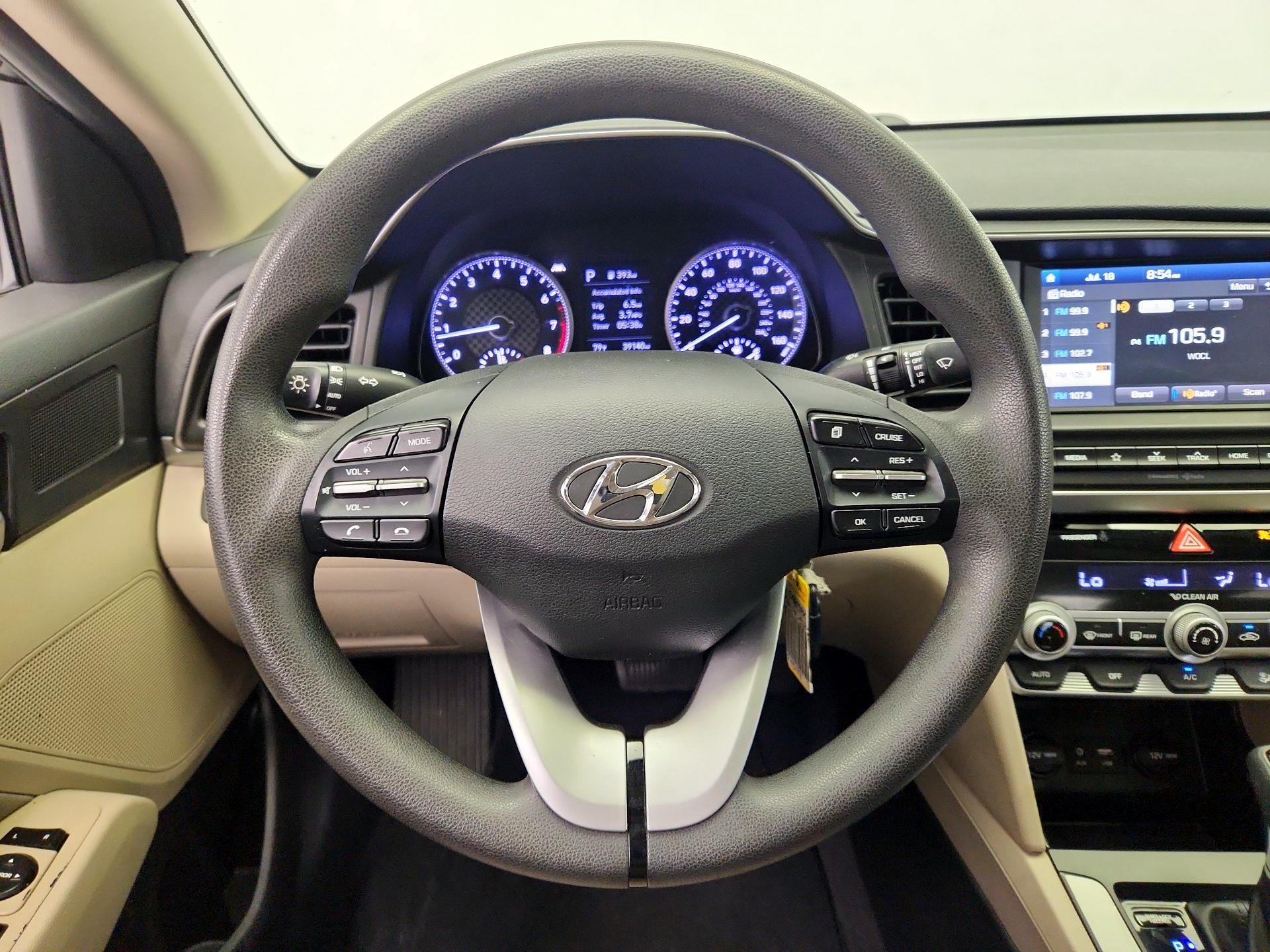 Thumbnail: 2020 Hyundai Elantra - 10