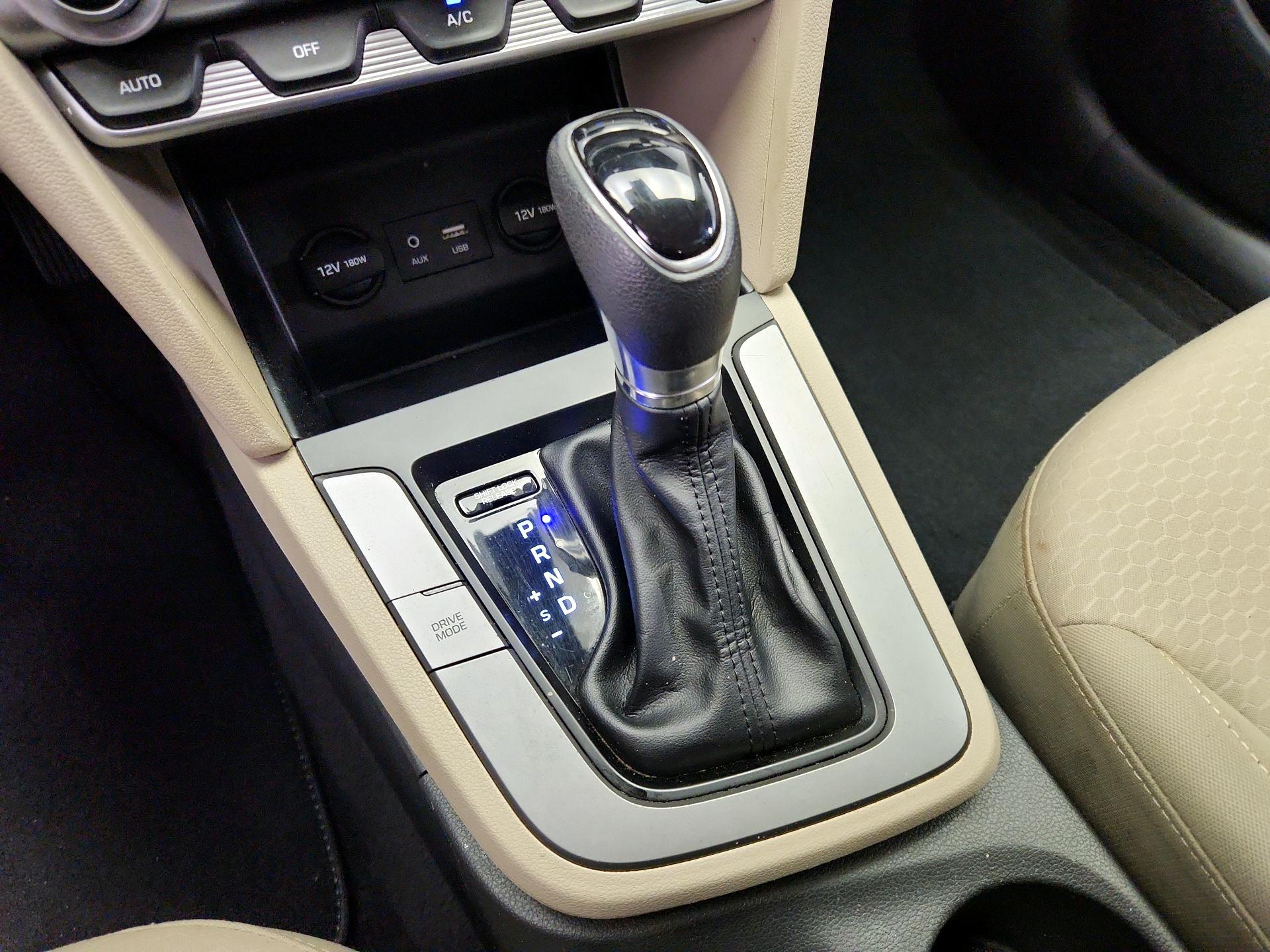 Thumbnail: 2020 Hyundai Elantra - 17
