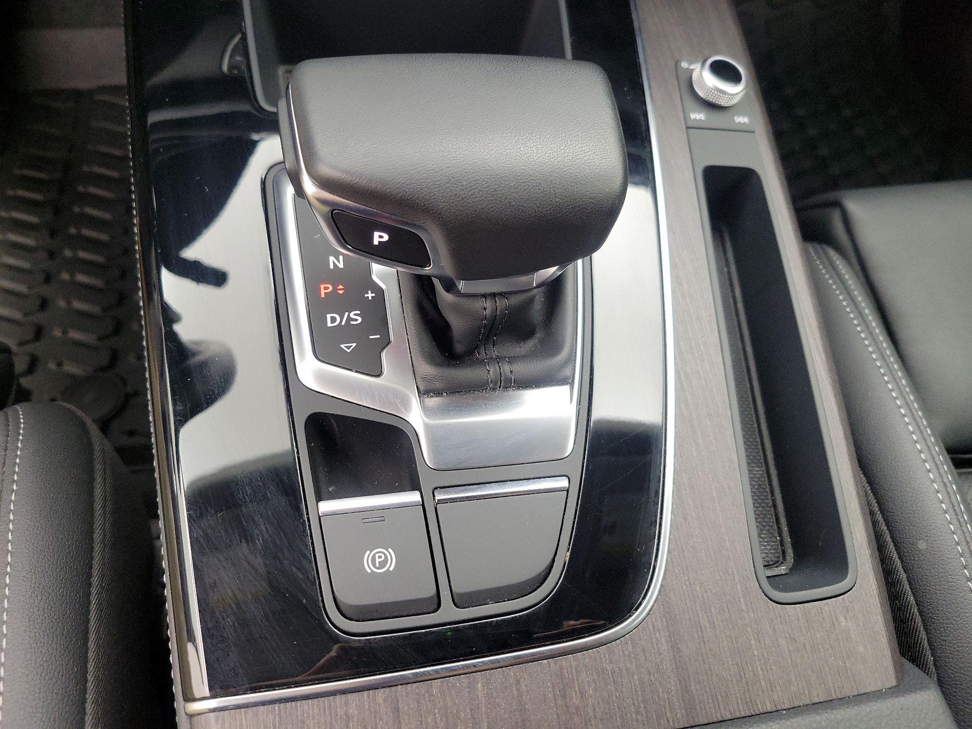 Thumbnail: 2023 Audi Q5 - 17