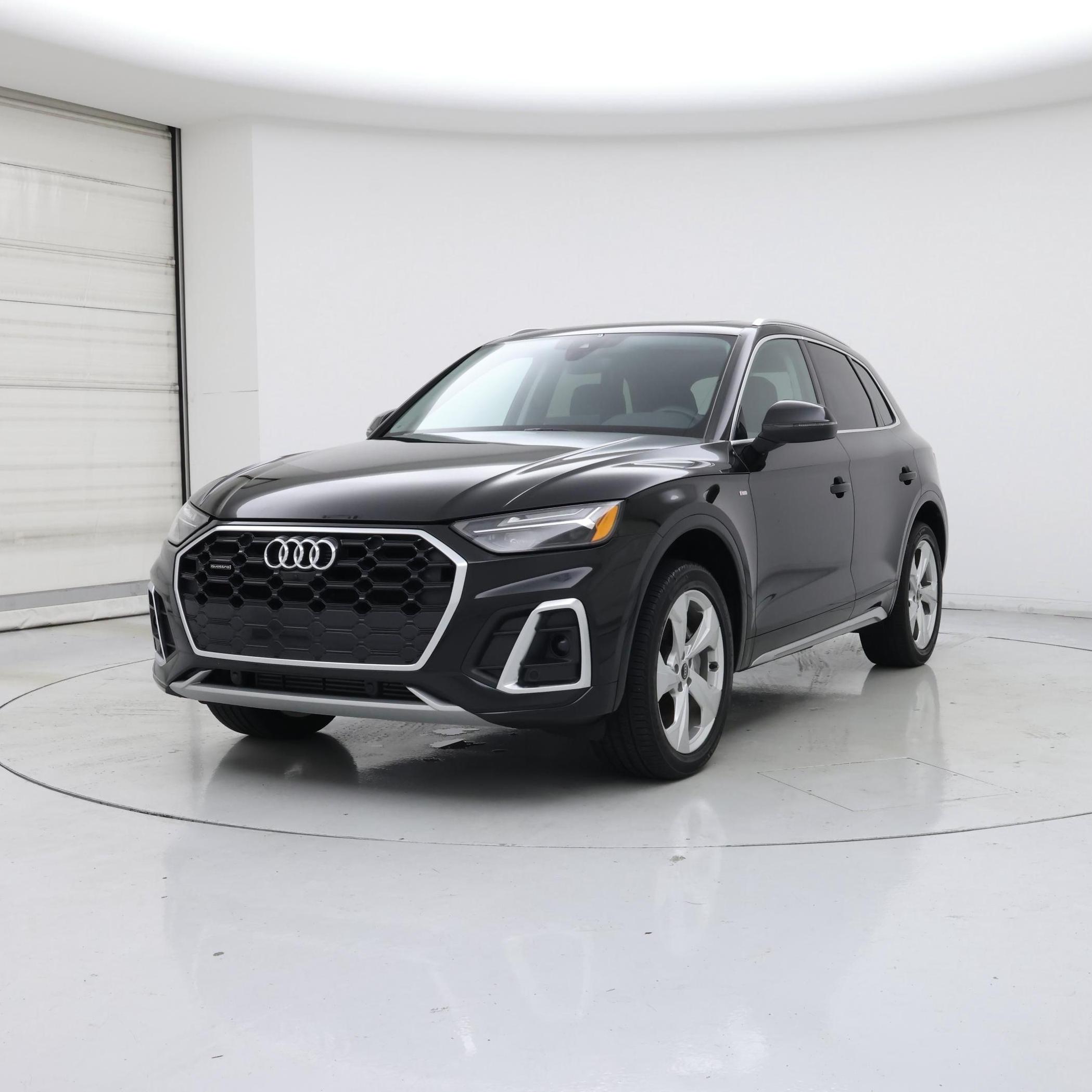 Thumbnail: 2023 Audi Q5 - 4