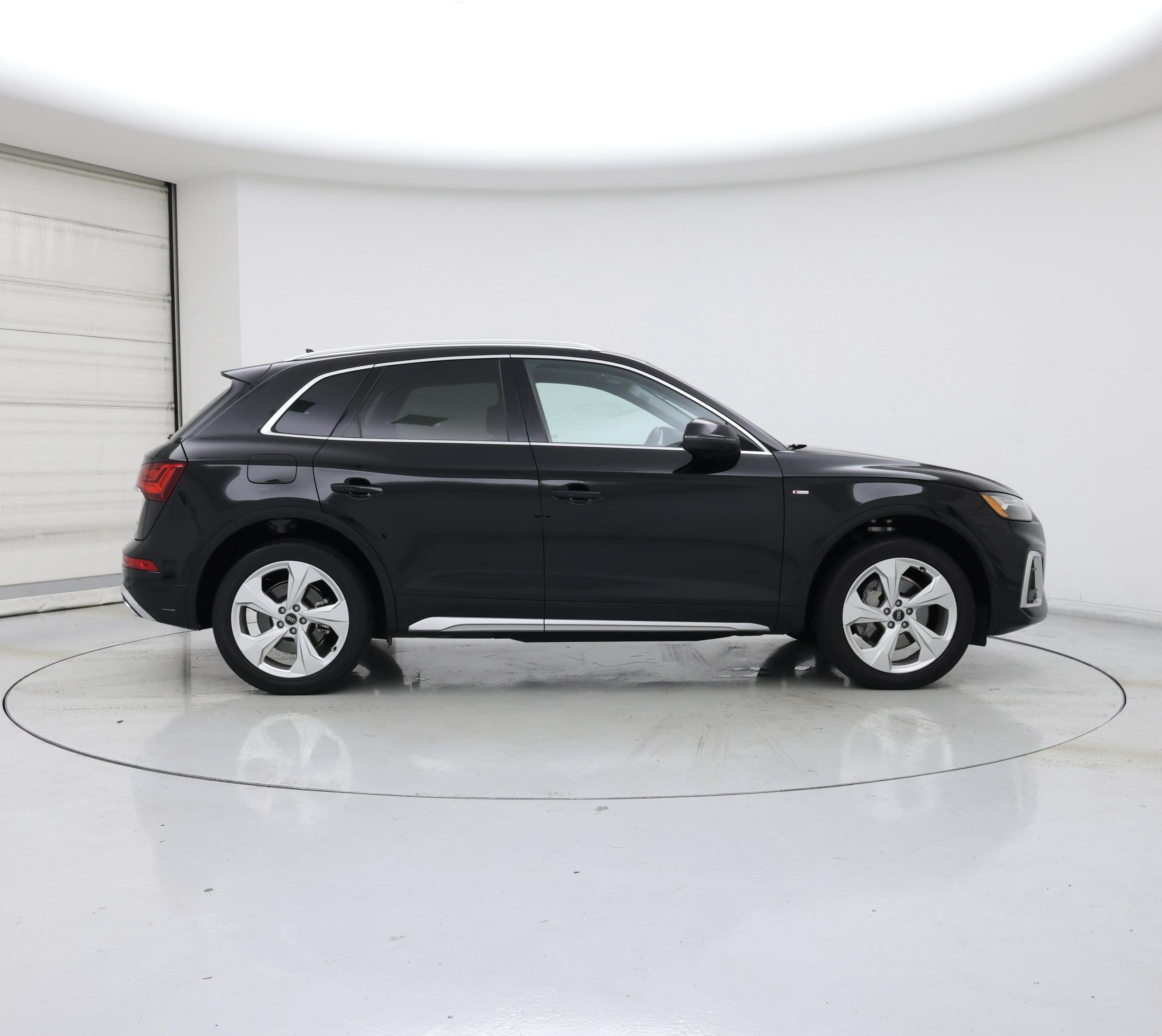 Thumbnail: 2023 Audi Q5 - 7
