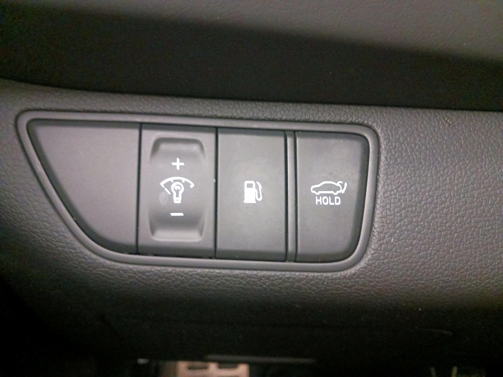 2023 GENESIS G70 Standard - Photo 14