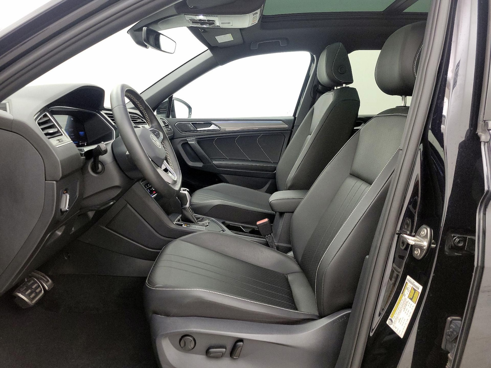2023 Volkswagen Tiguan SE R-LINE BLACK - Photo 12