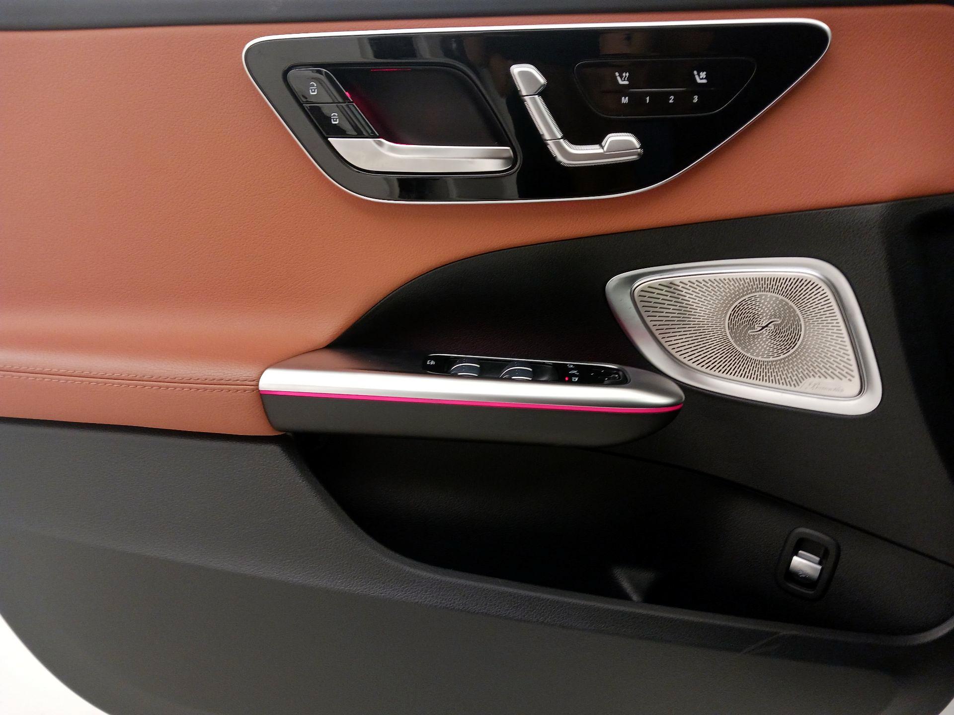 Thumbnail: 2025 Mercedes-Benz C-Class - 12