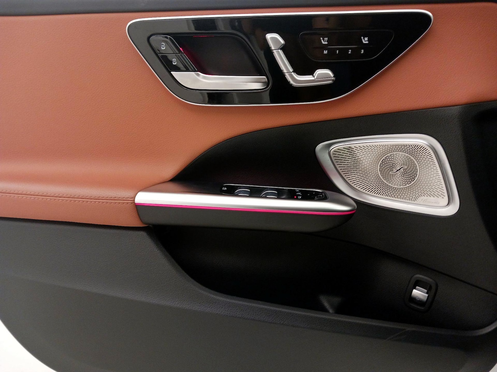 2025 Mercedes-Benz C-Class Sedan C 300 - Photo 13