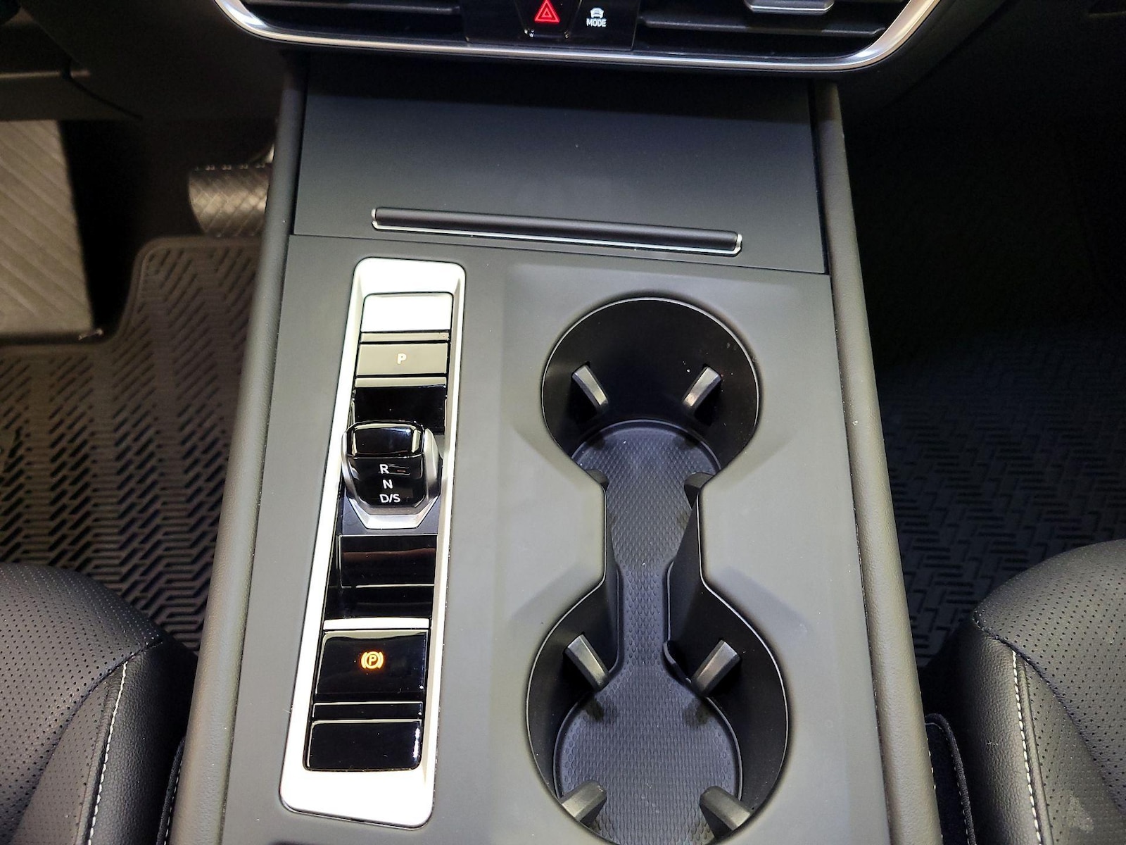 2024 Volkswagen Atlas SE - Photo 18