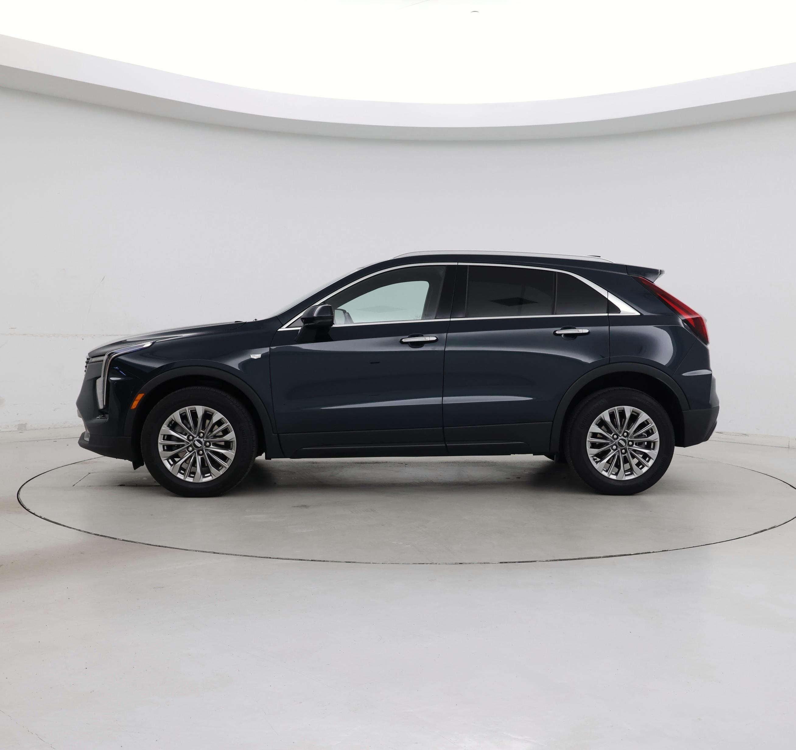 Thumbnail: 2024 Cadillac XT4 - 3