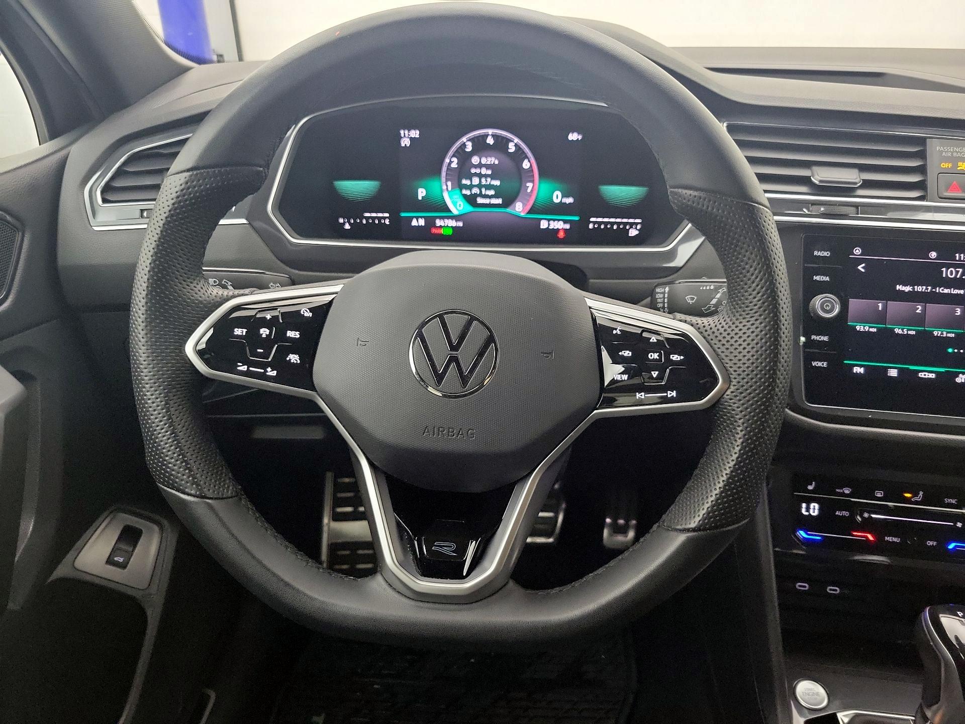 Thumbnail: 2022 Volkswagen Tiguan - 10