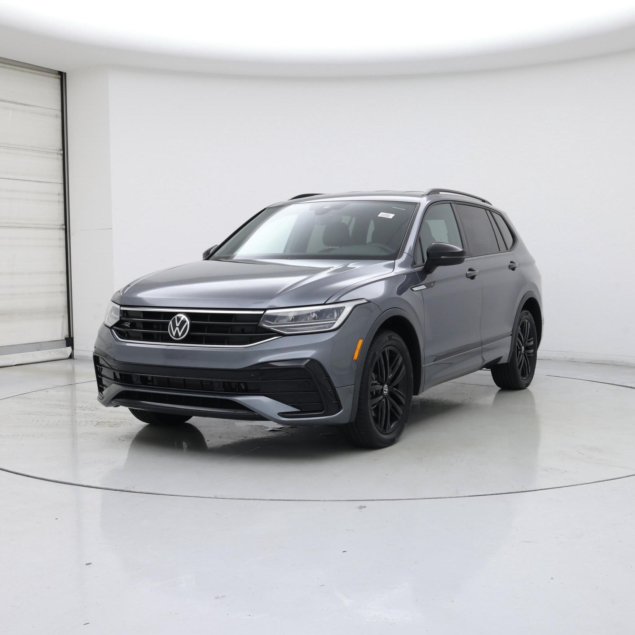 Thumbnail: 2022 Volkswagen Tiguan - 4