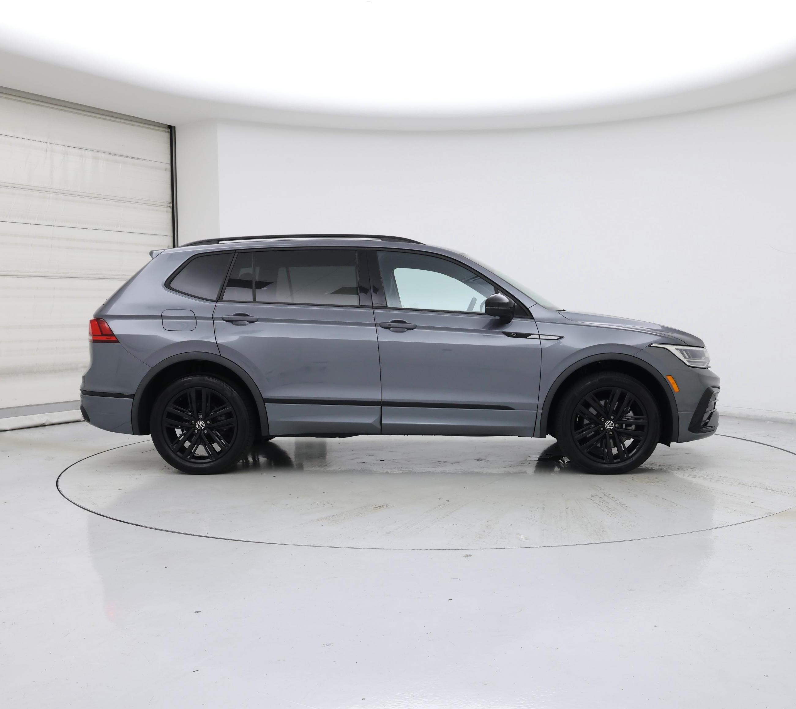 Thumbnail: 2022 Volkswagen Tiguan - 7