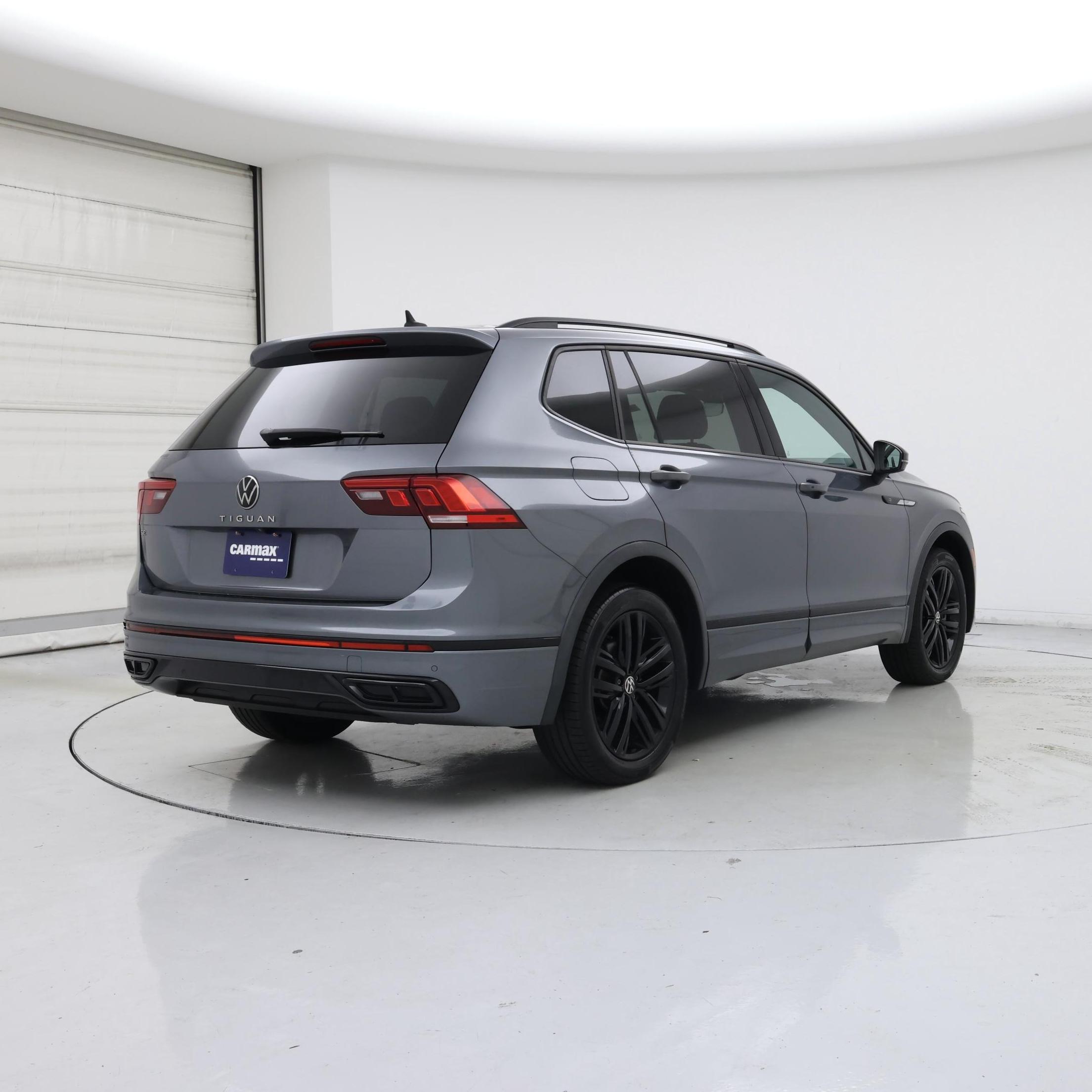 Thumbnail: 2022 Volkswagen Tiguan - 8