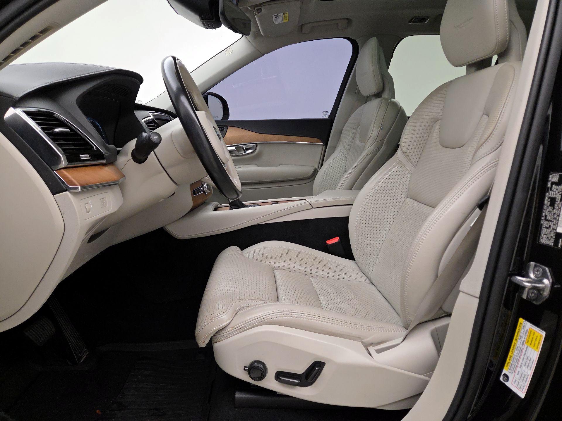 Thumbnail: 2020 Volvo XC90 - 11