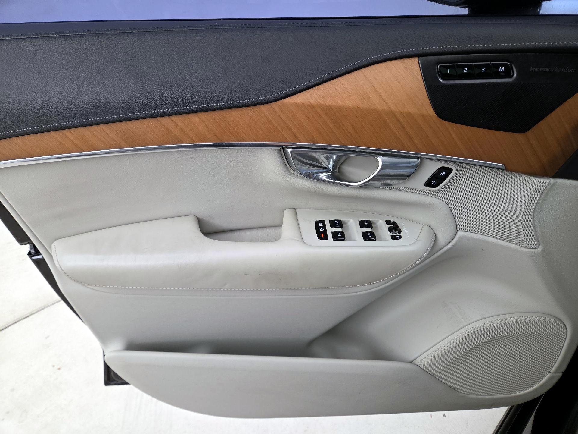 Thumbnail: 2020 Volvo XC90 - 12