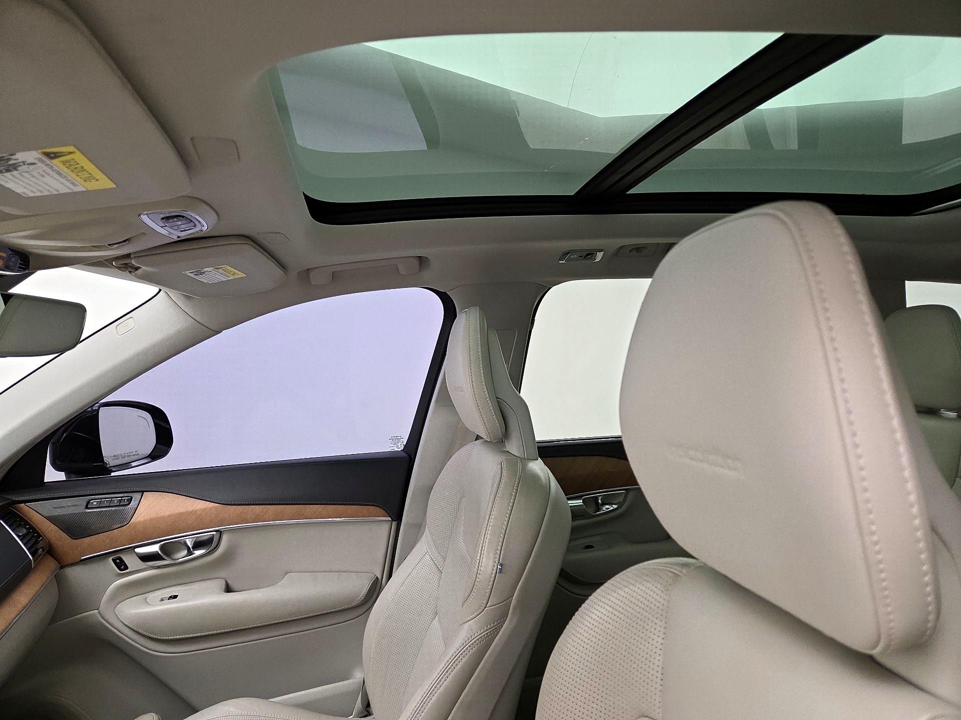 Thumbnail: 2020 Volvo XC90 - 20