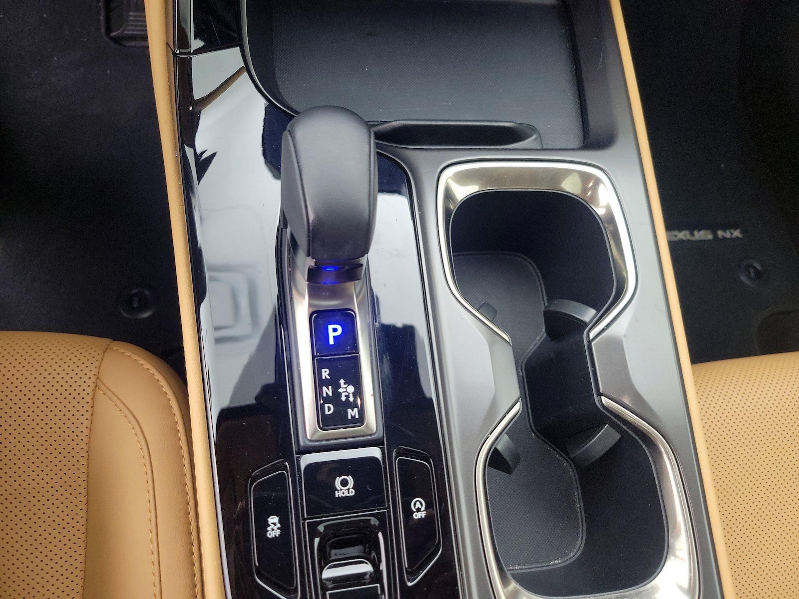 2024 Lexus NX 250 - Photo 18