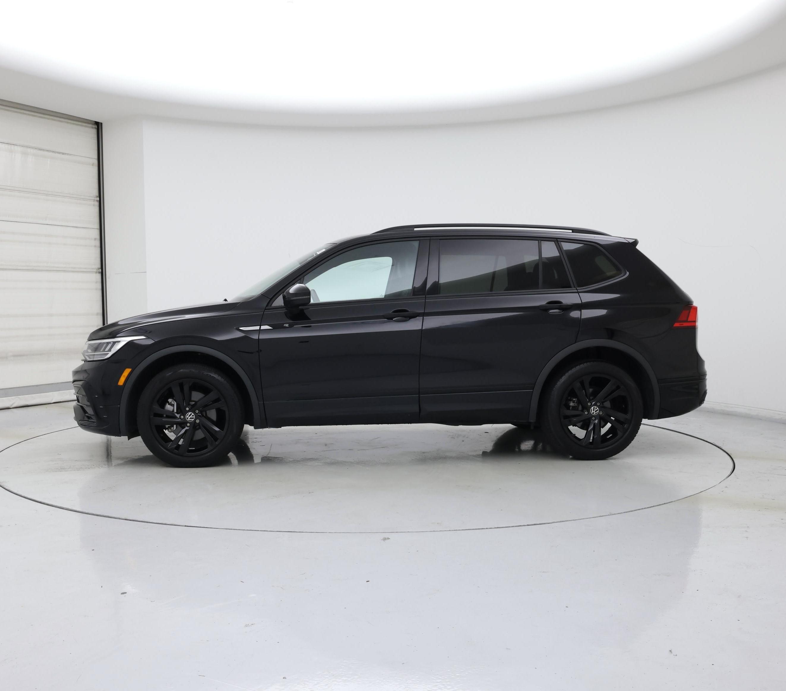 Thumbnail: 2024 Volkswagen Tiguan - 3