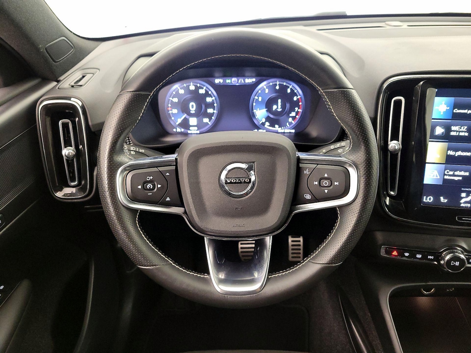 2021 Volvo XC40 R-Design - Photo 11