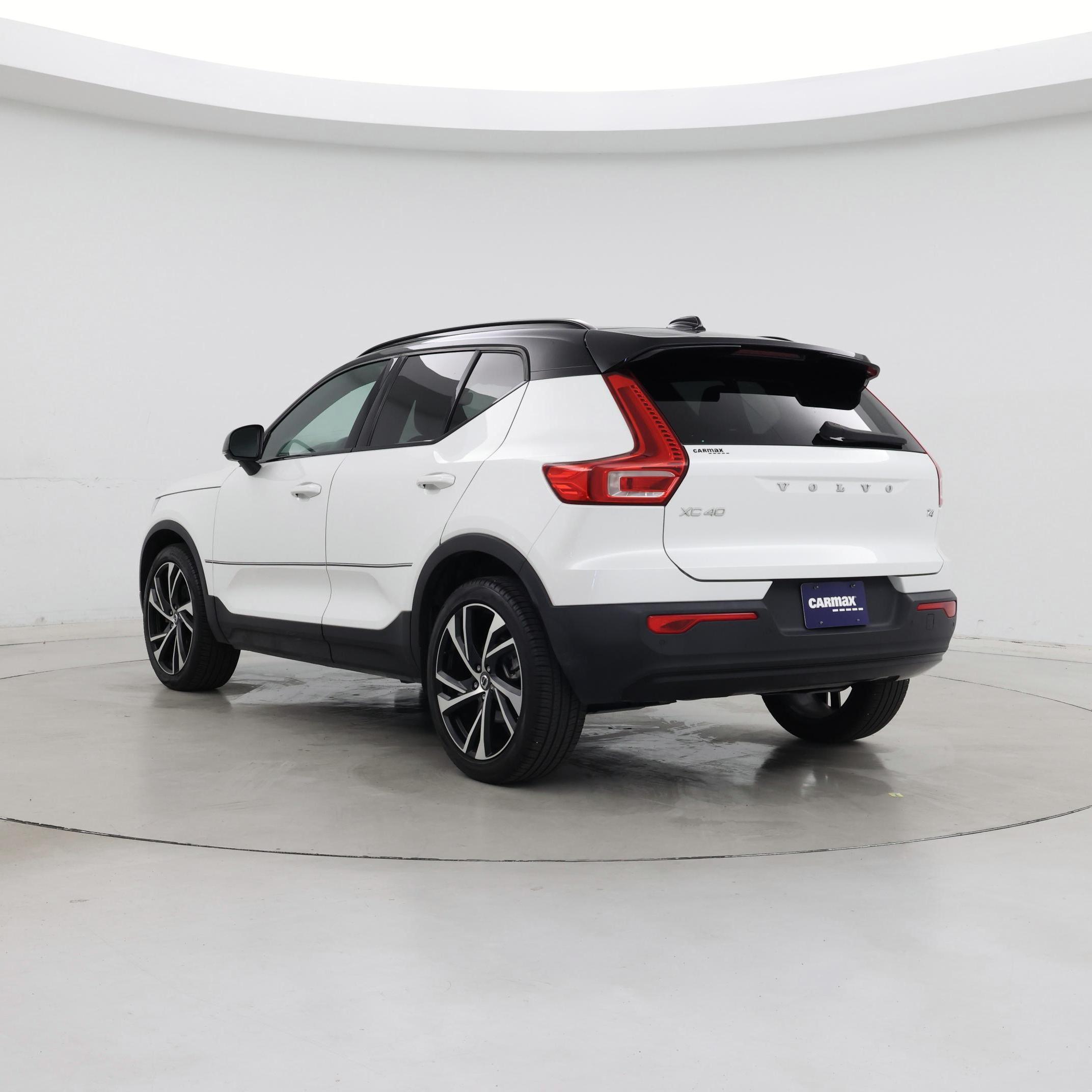Thumbnail: 2021 Volvo XC40 - 2