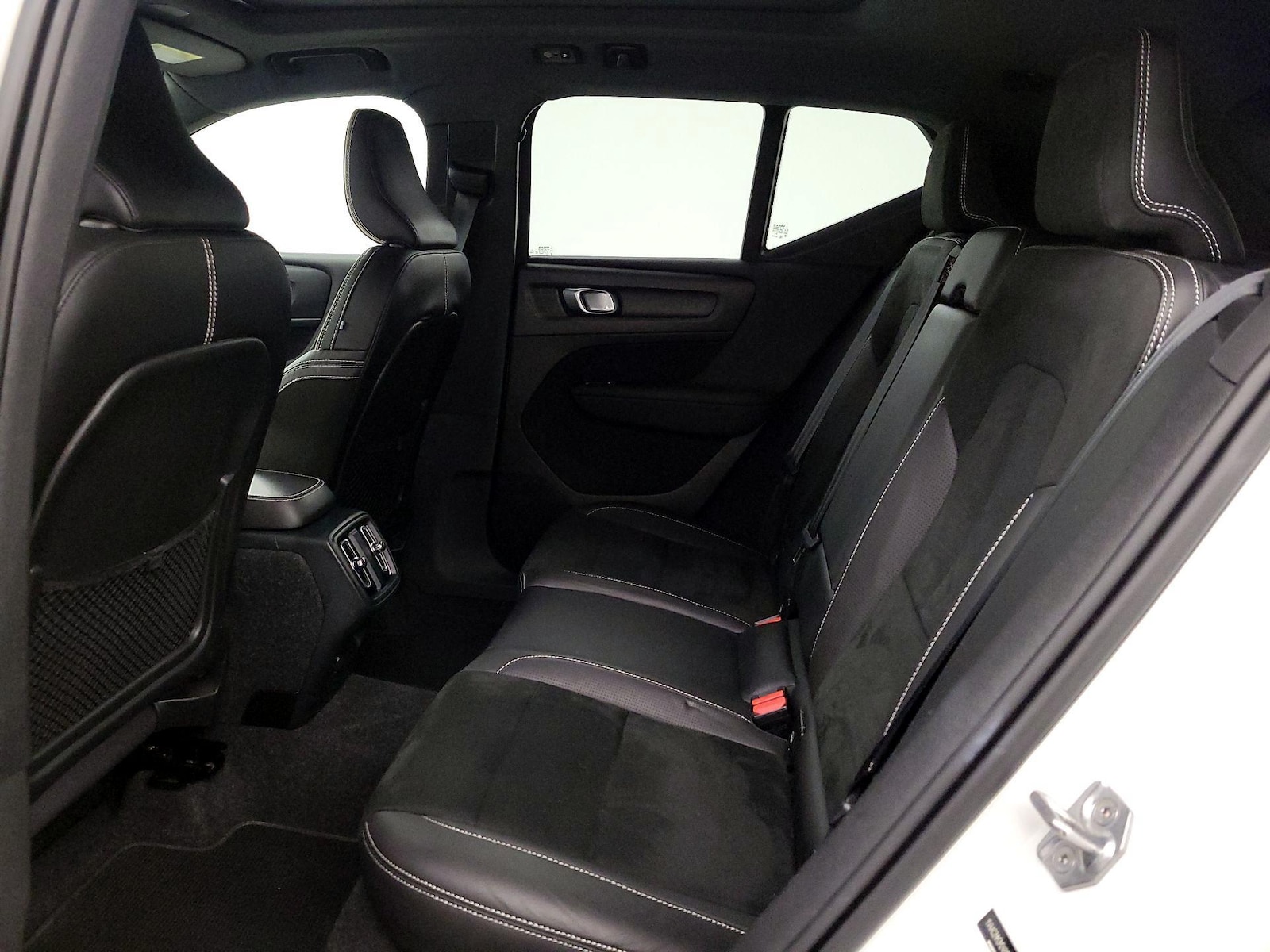2021 Volvo XC40 R-Design - Photo 21