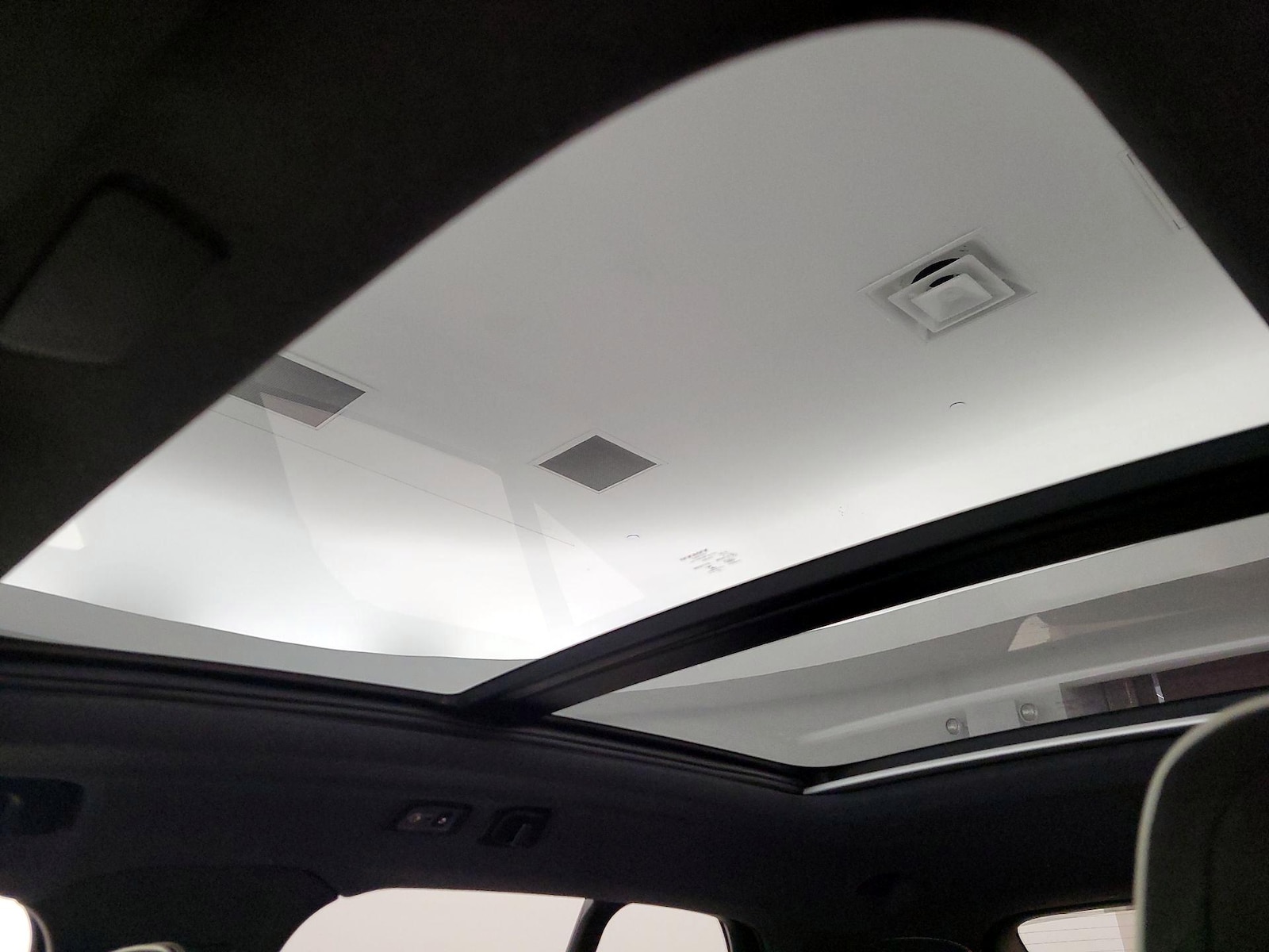 2021 Volvo XC40 R-Design - Photo 24
