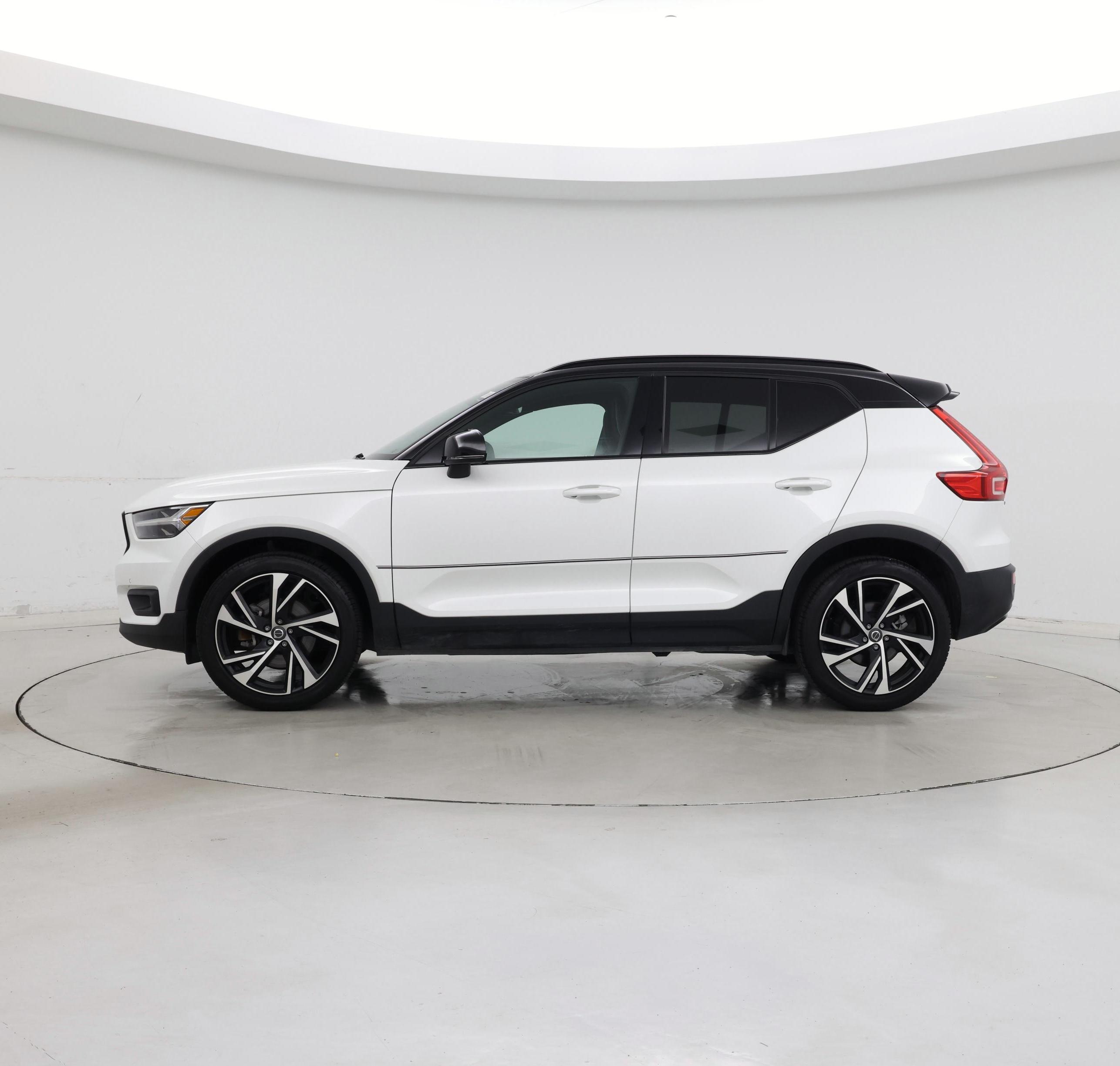 Thumbnail: 2021 Volvo XC40 - 3