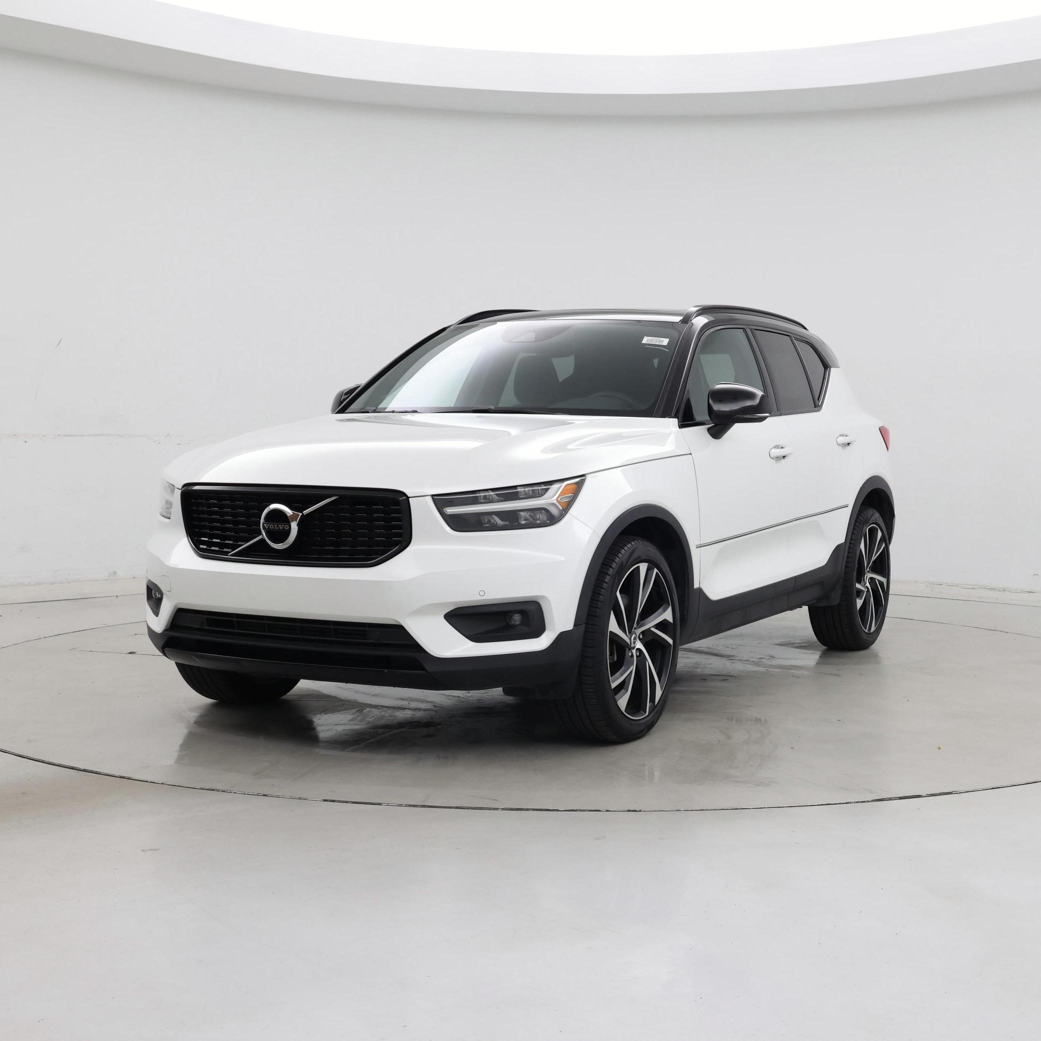 Thumbnail: 2021 Volvo XC40 - 4